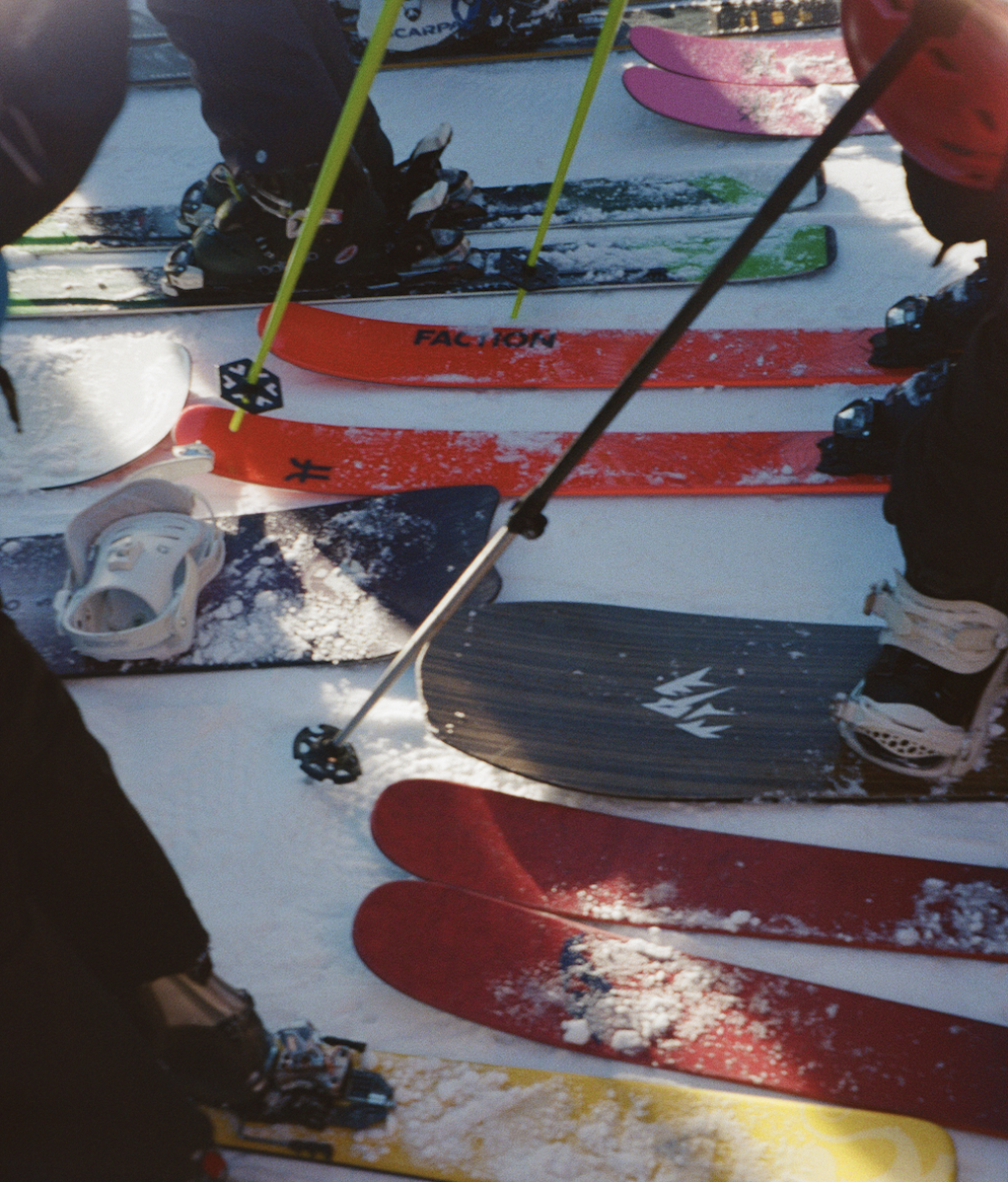 Beginner Ski/Snowboard Lesson (90 minutes)