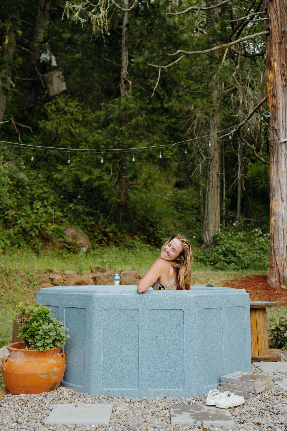 Unique Stay: This Eugene Dome home is an Airbnb in Oregon that should be on your must list! This is me enjoying a hot tub.