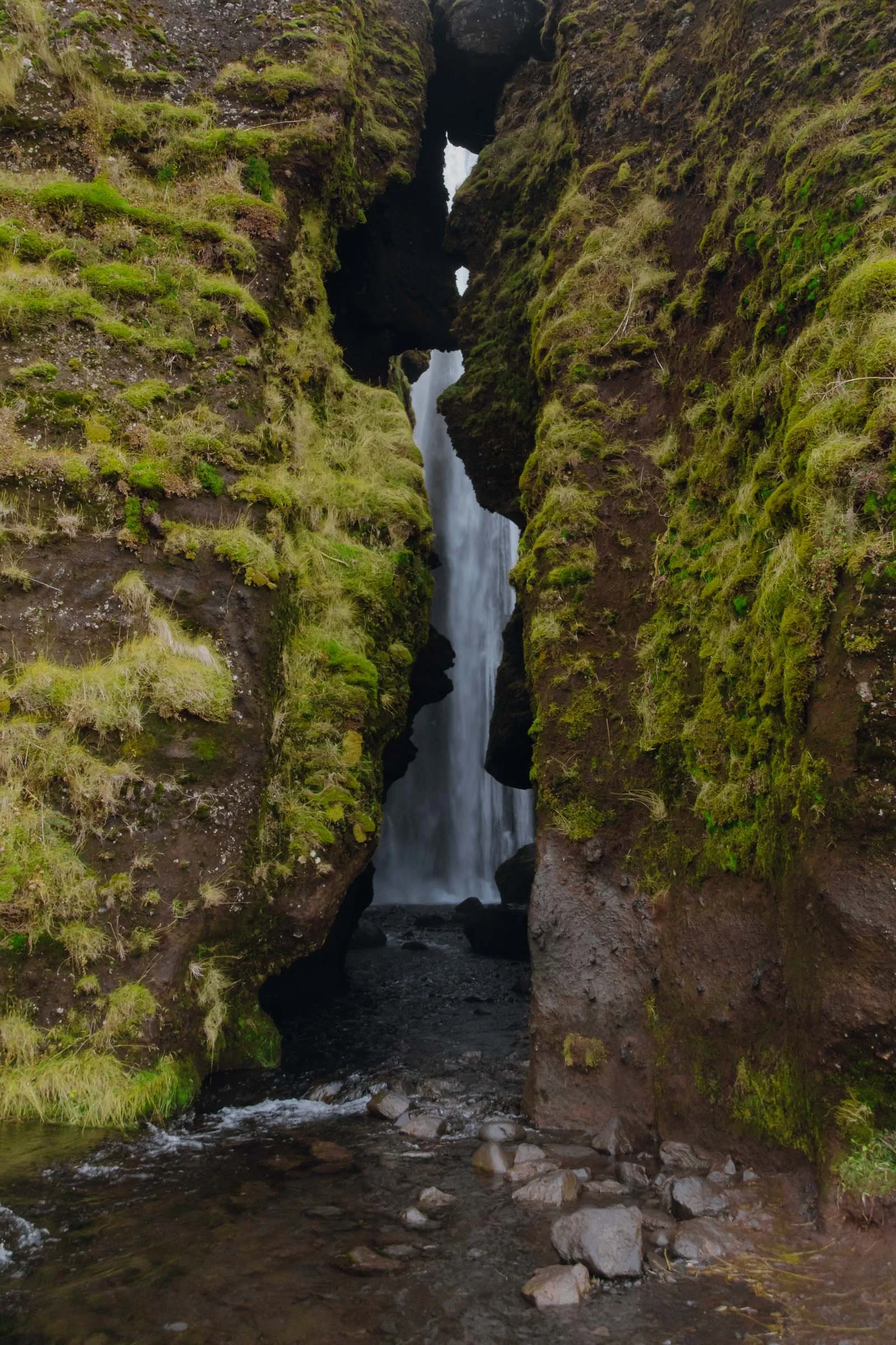 3 Day Iceland Itinerary: Gljufrabui Waterfall