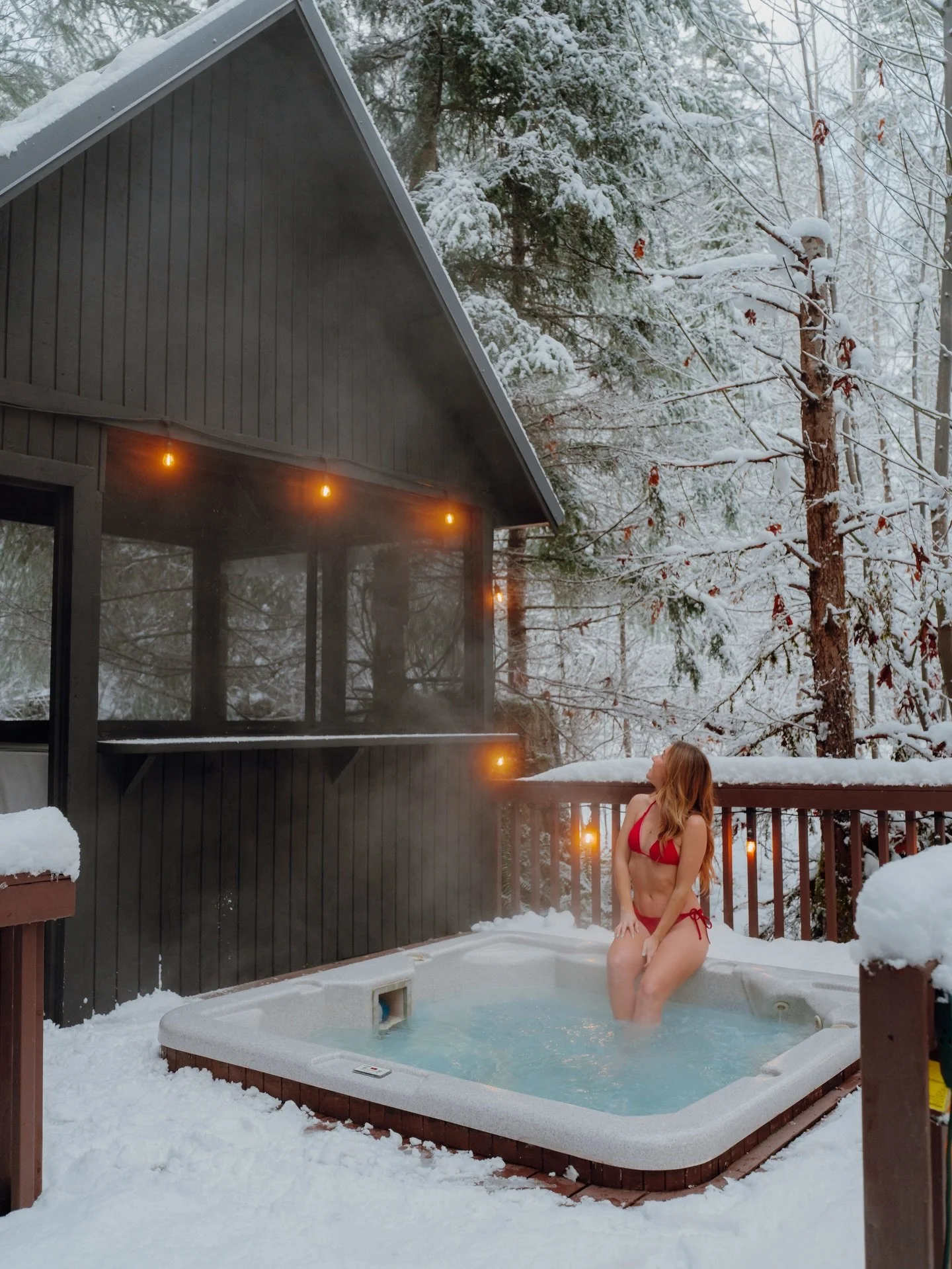 I&rsquo;ll be here if you need me ❄️

📍 Whispering Timber, @stay.in.nest 

#cabin #snowmuchfun #cabinporn #airbnb #airbnbphotographer