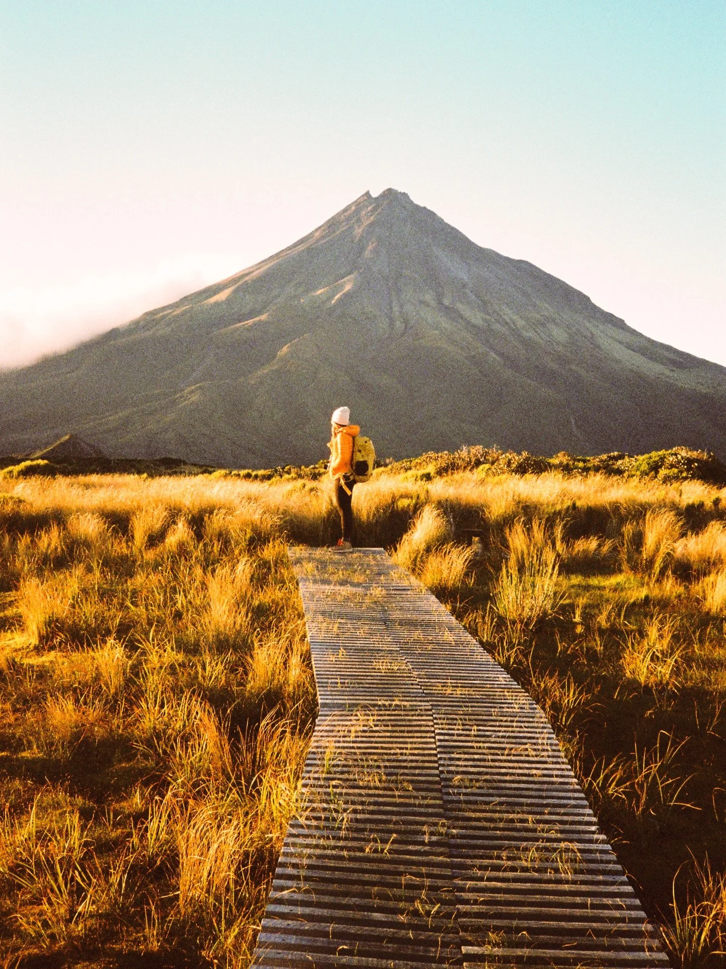 Mountains + sheep + camp 🍷 and 35mm 🎞️

What more could a girl ask for? 

#newzealand #nz #analog #filmforever #filmshooters