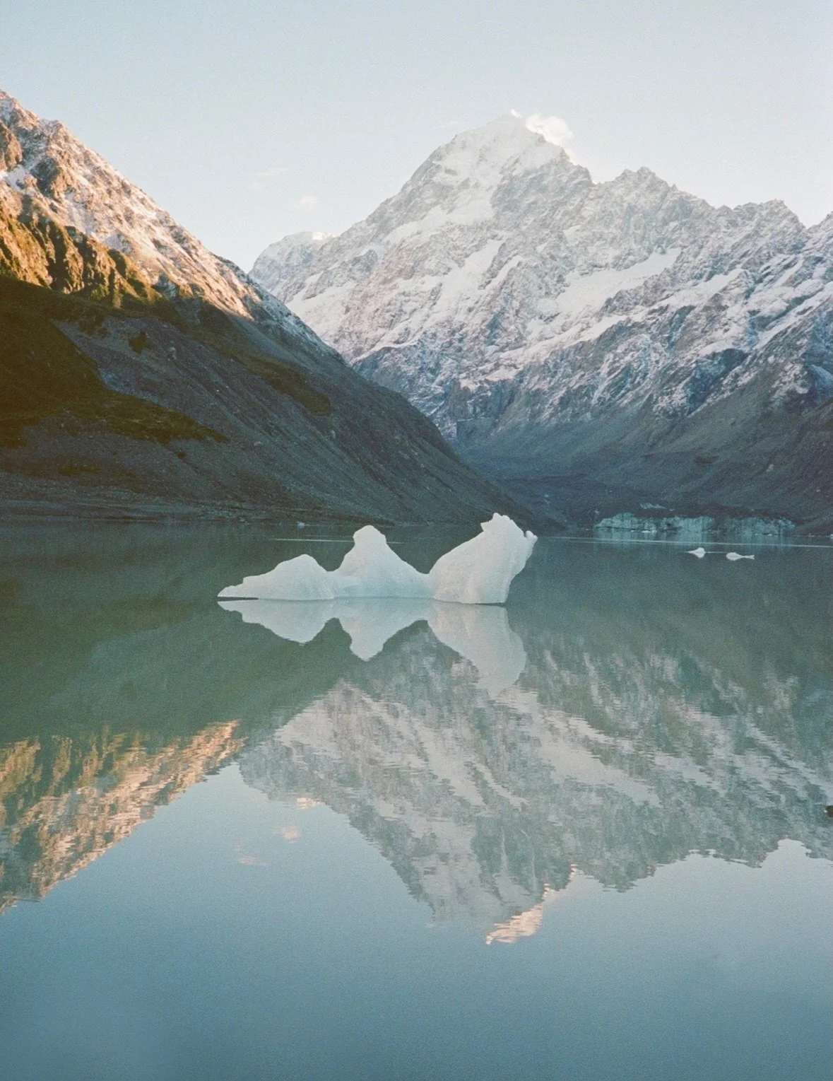 Somewhere in New Zealand&rsquo;s mountains 🏔️

35mm 🎞️

#newzealand #nz #35mm #analog #filmphotographer