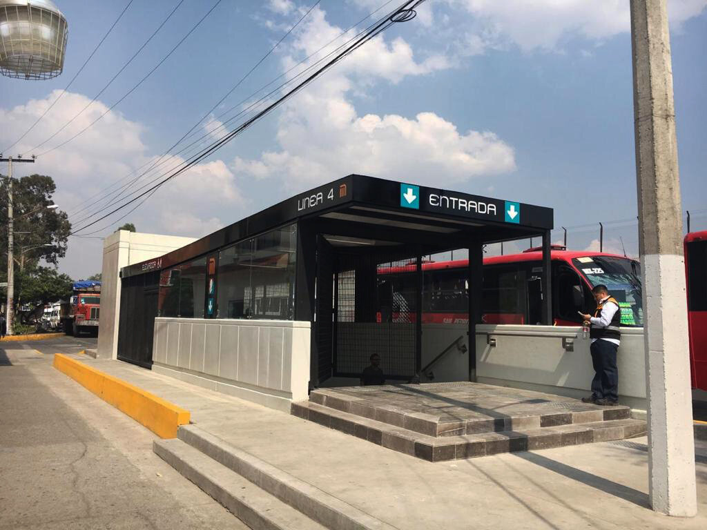 New Metro entrance built as part of the Martín Carrera CETRAM project