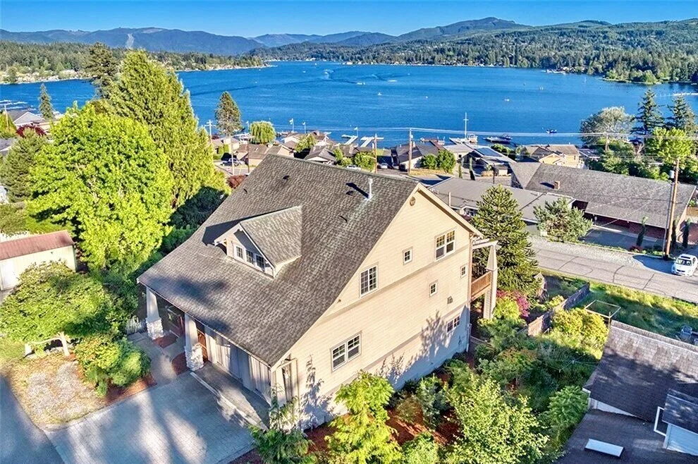 Silver Beach Neighborhood — Michelle Harrington Real Estate