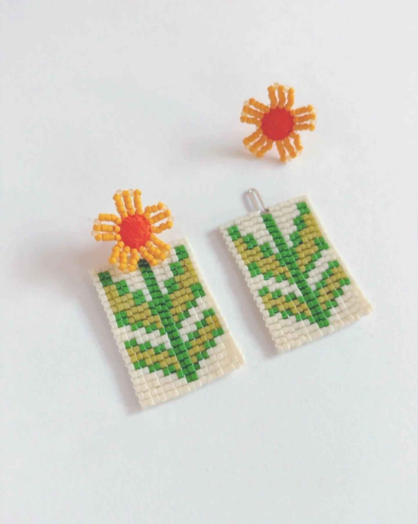 A handful of convertible pairs are coming with me this weekend&mdash;wear them as is or just the petal stud without the stem ☻