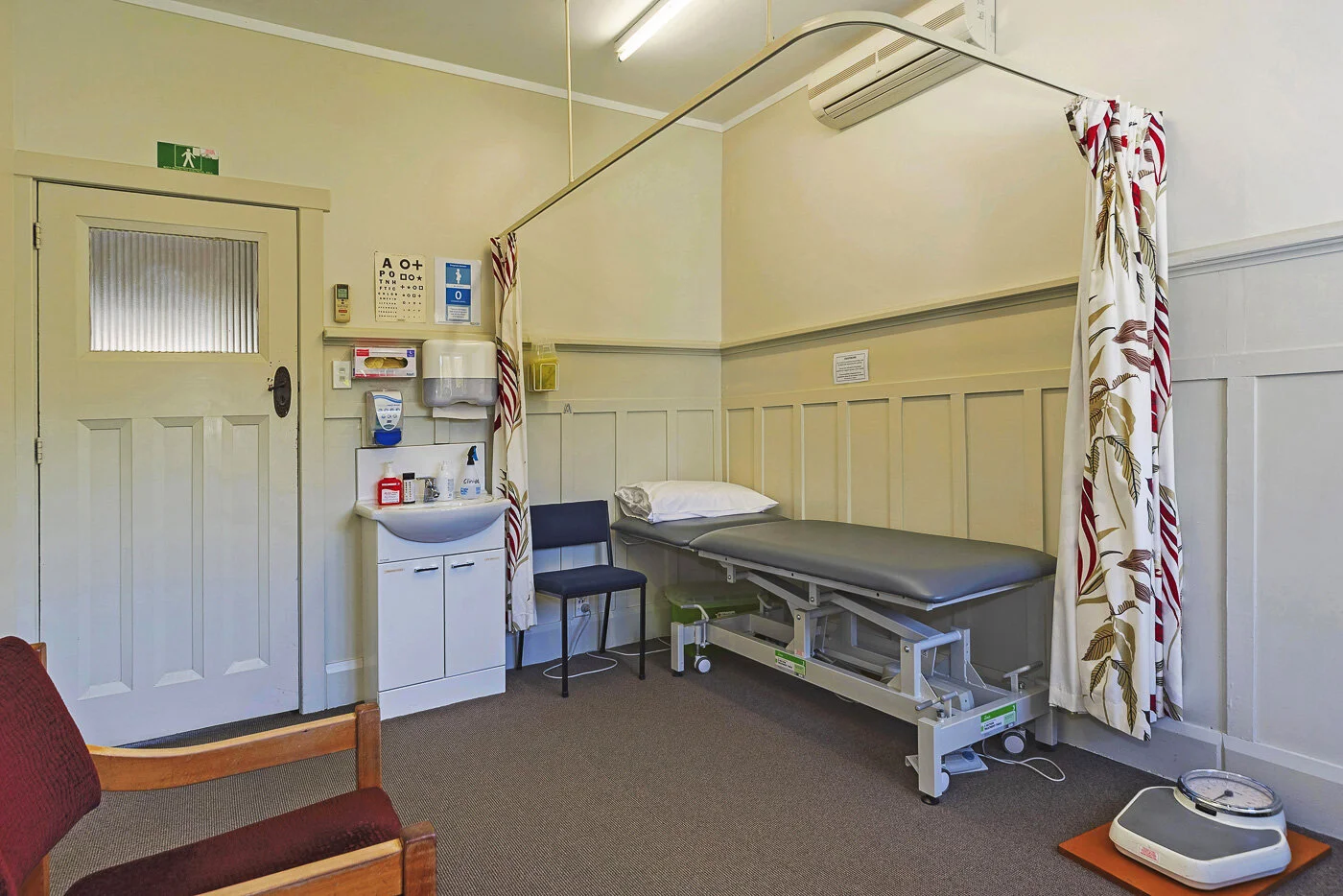About Us — Nelson East Medical