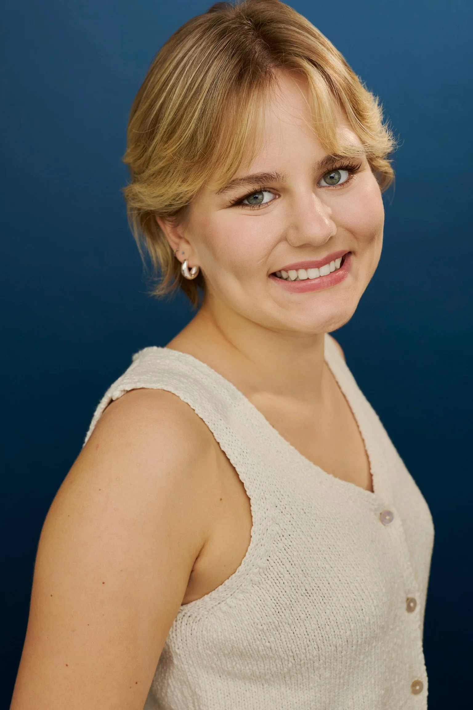 Alice R7764 - Lo Res.jpg
