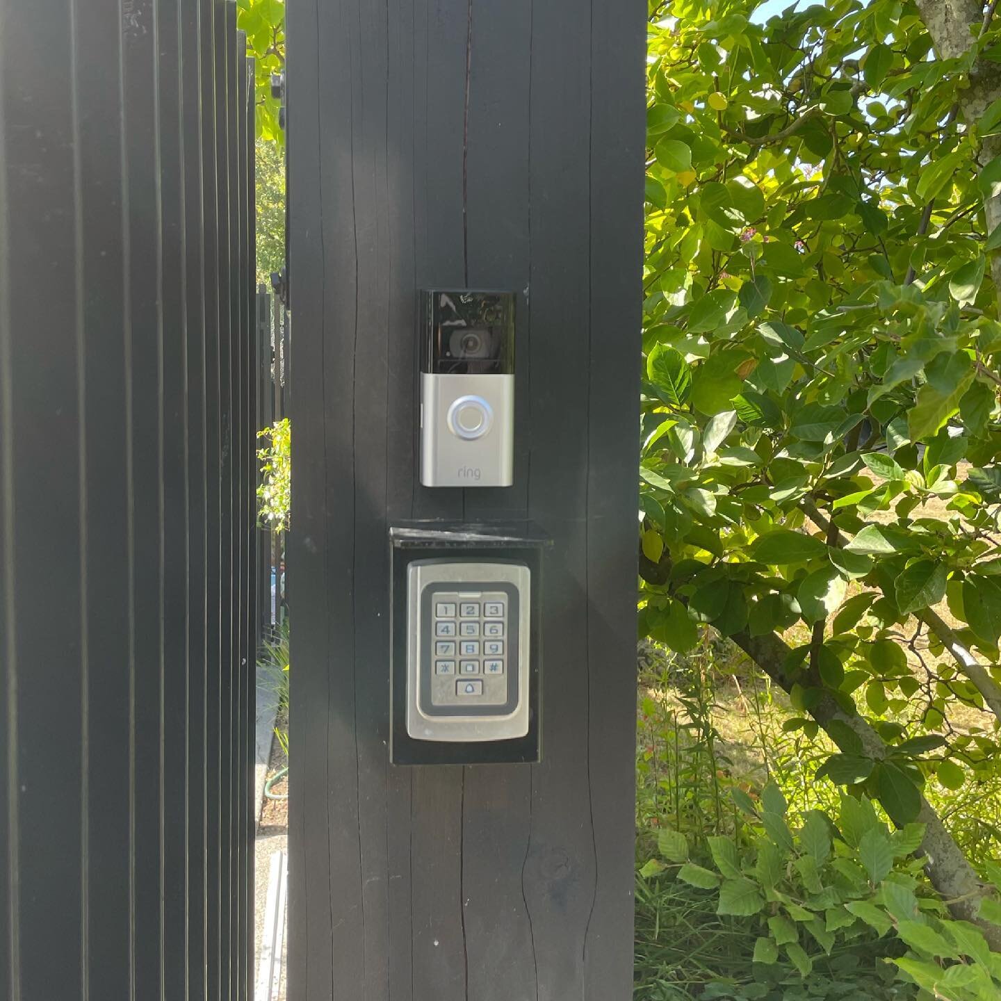 Visitors to this home no longer need to yell across the fence to tell the homeowners they&rsquo;ve arrived! One push of the @ring doorbell and both owners phones will alert them to the visitor