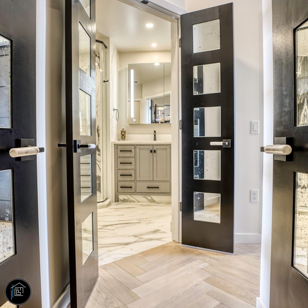 Custom interior doors? Yes please! If you are looking to re-imagine spaces in your home, consider reaching out to start the discussion.
.
.
.
#FCBGallery
#custombuilder #customhomebuilders #generalcontractor
#Maryland #hocomd #HowardCountyMD #Annapol