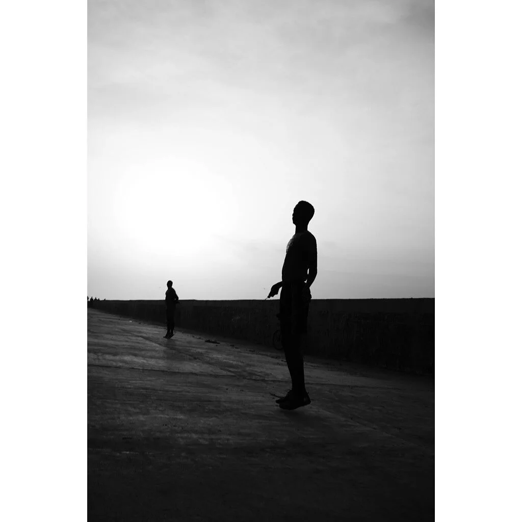 A walk to the beach.
Dakar, 2021

&gt; Check my work on www.emmanuelallara.com
If you like it, you can support my photography work by sharing, or buying prints 😊
-

#streetphotographyinternational #streetphotographyinternational_bw @magnumphotos #wo