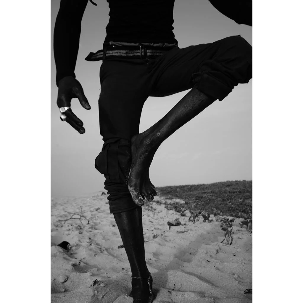 Gens sans t&ecirc;te. Assane.
Dakar, 2021

&gt; Check my work on www.emmanuelallara.com
If you like it, you can support my photography work by sharing, or buying prints 😊
-

#streetphotographyinternational #streetphotographyinternational_bw @magnump