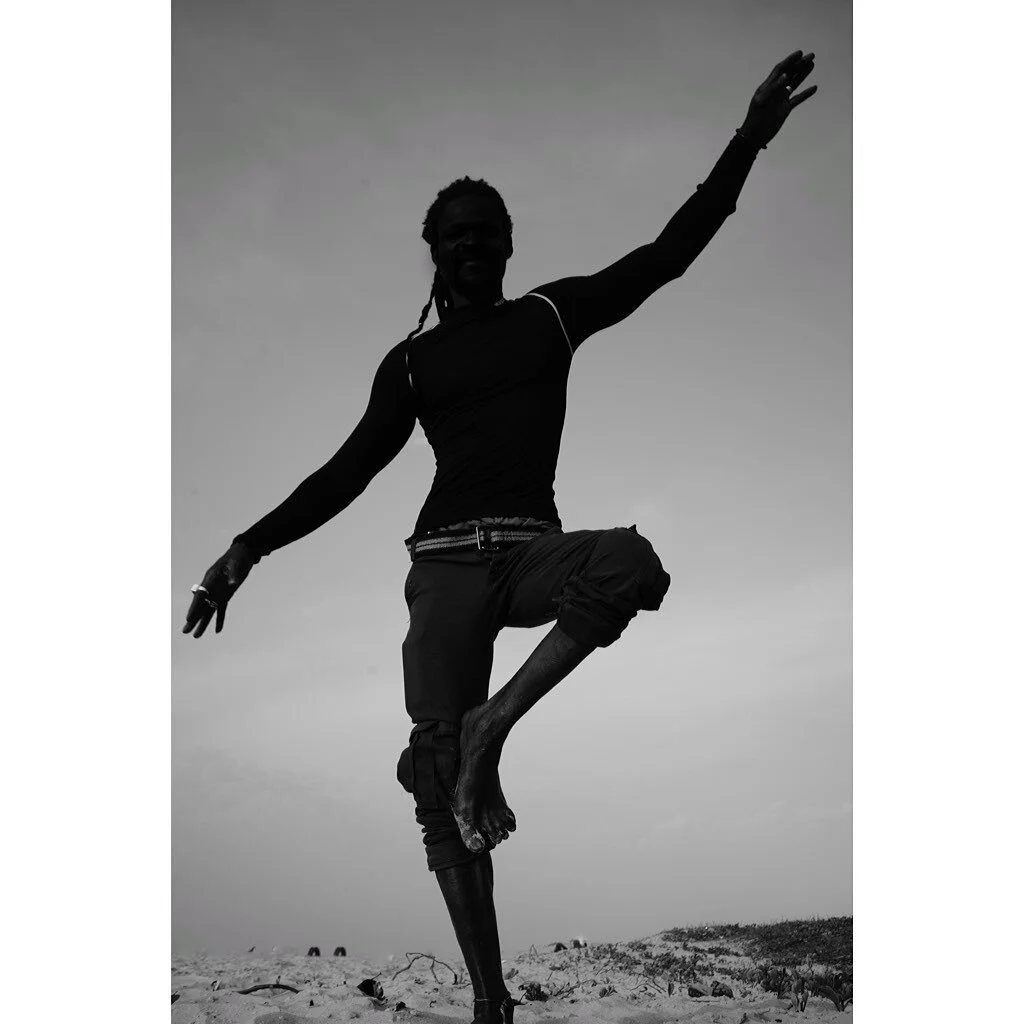 Gens sans t&ecirc;te. Assane.
Dakar, 2021

&gt; Check my work on www.emmanuelallara.com
If you like it, you can support my photography work by sharing, or buying prints 😊
-

#streetphotographyinternational #streetphotographyinternational_bw @magnump