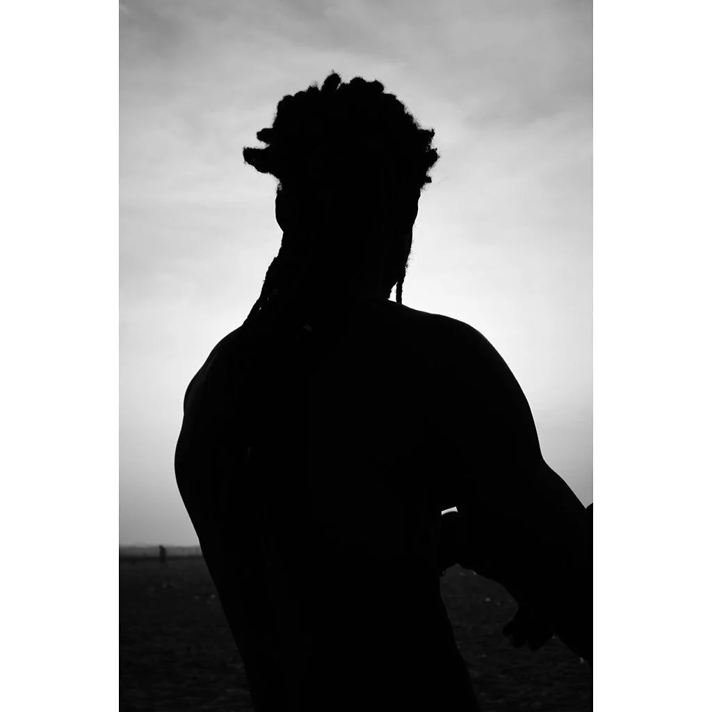 Gens sans t&ecirc;te. Assane.
Dakar, 2021

&gt; Check my work on www.emmanuelallara.com
If you like it, you can support my photography work by sharing, or buying prints 😊
-

#streetphotographyinternational #streetphotographyinternational_bw @magnump