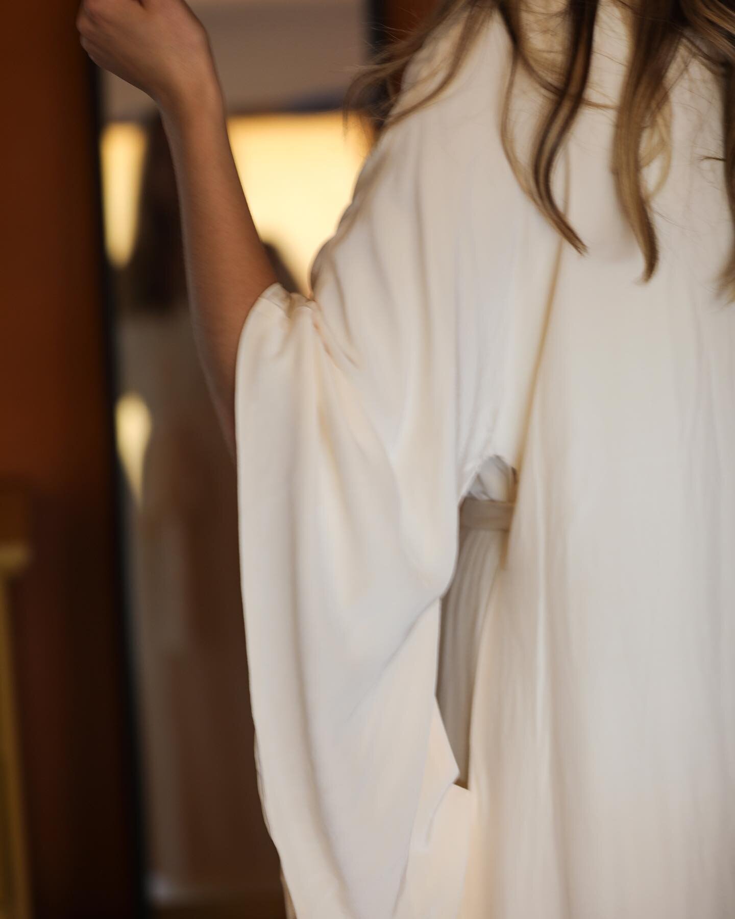 A lil appreciation for the Stevie Nicks-esque sleeve on the Kaftan Dress 🌙 ✨