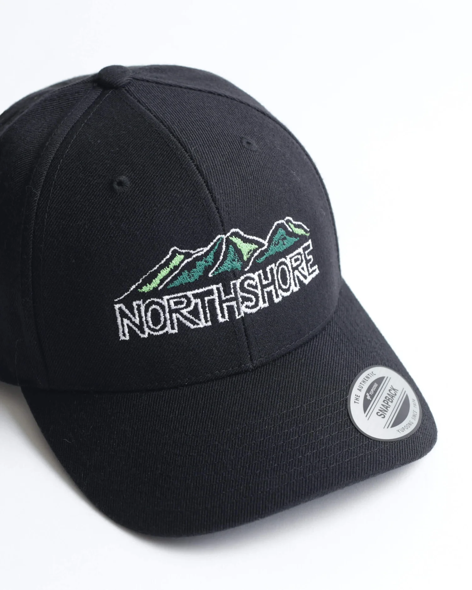 eyden着用CHILLIN NY BUTTERFLY SNAPBACK CAP The Chili – Snapback Curved Bill Hat — NorthShore Style
