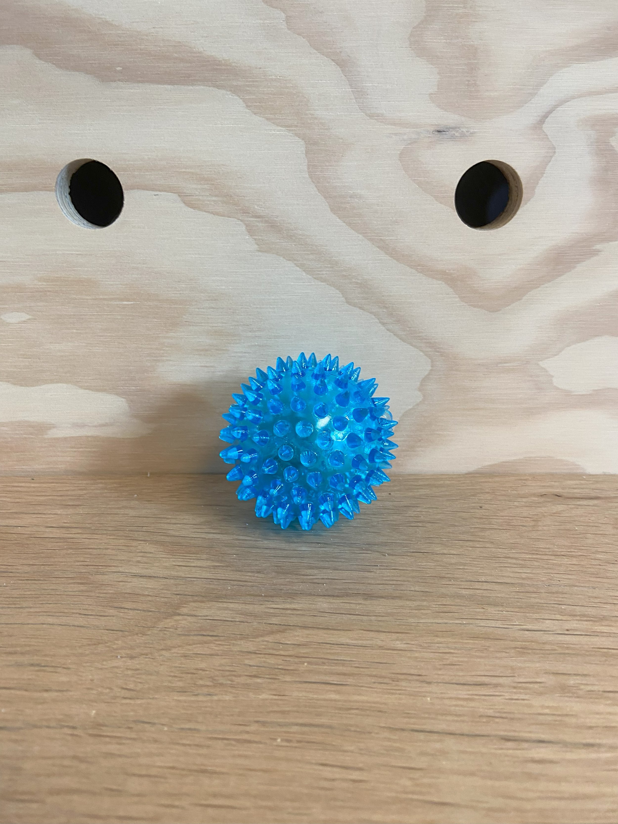 Spiky Flashing Ball- small
