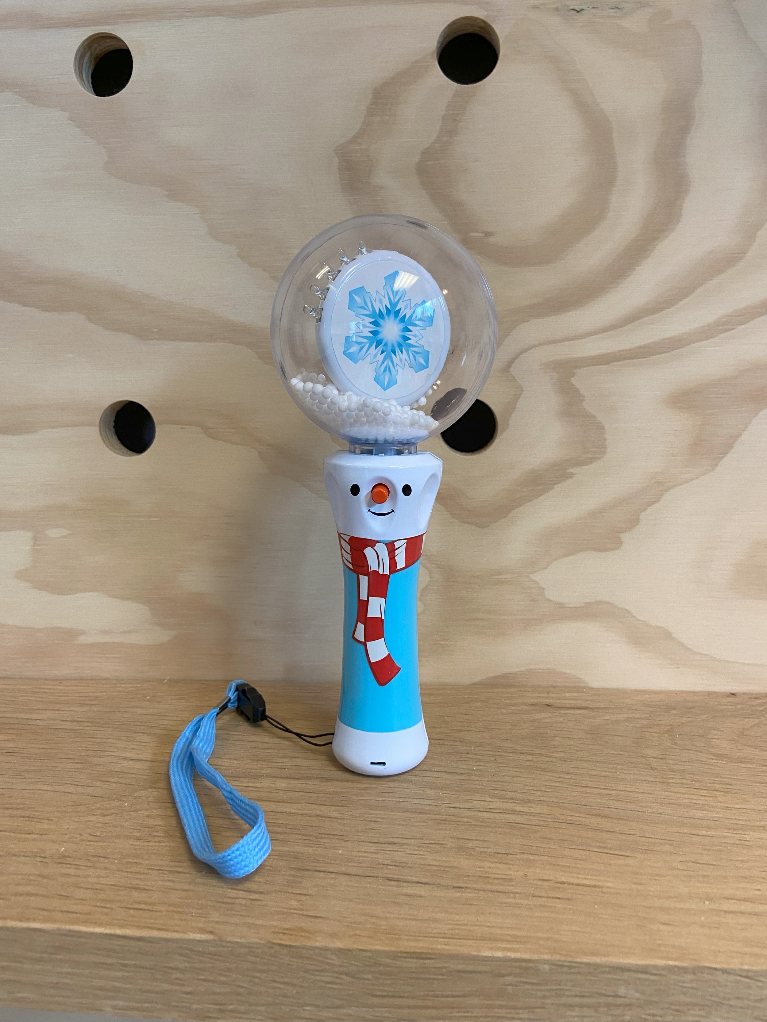 Flashing Snowflake Snow Globe