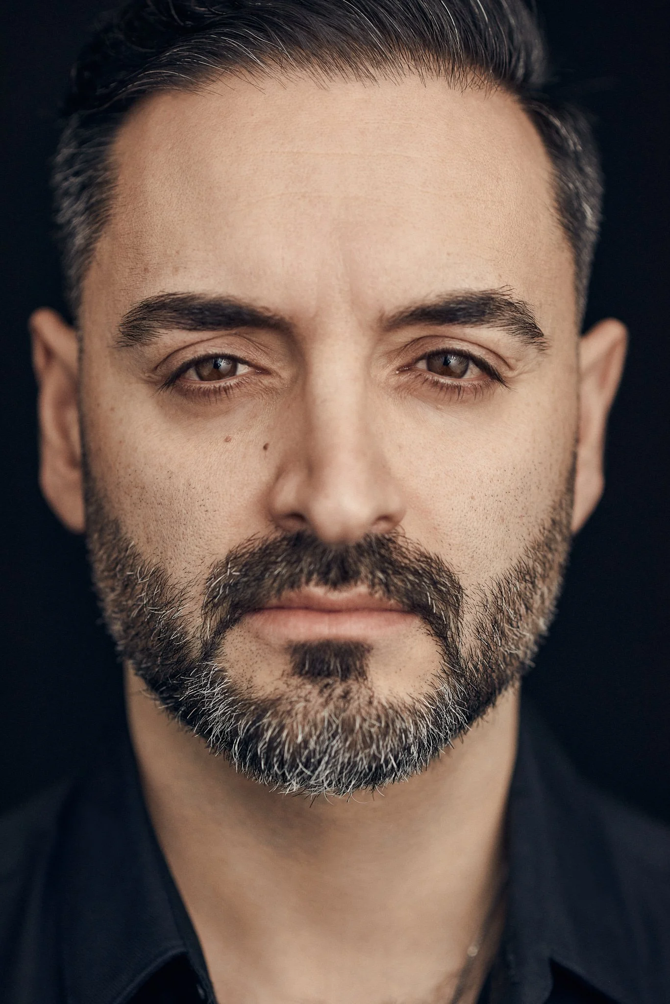 Vancouver Headshot Photographer, Vancouver Portrait Photographer, Vancouver Editorial Photographer, Vancouver Gallery Photographer, Vancouver Celebrity Photographer, Elinchrom