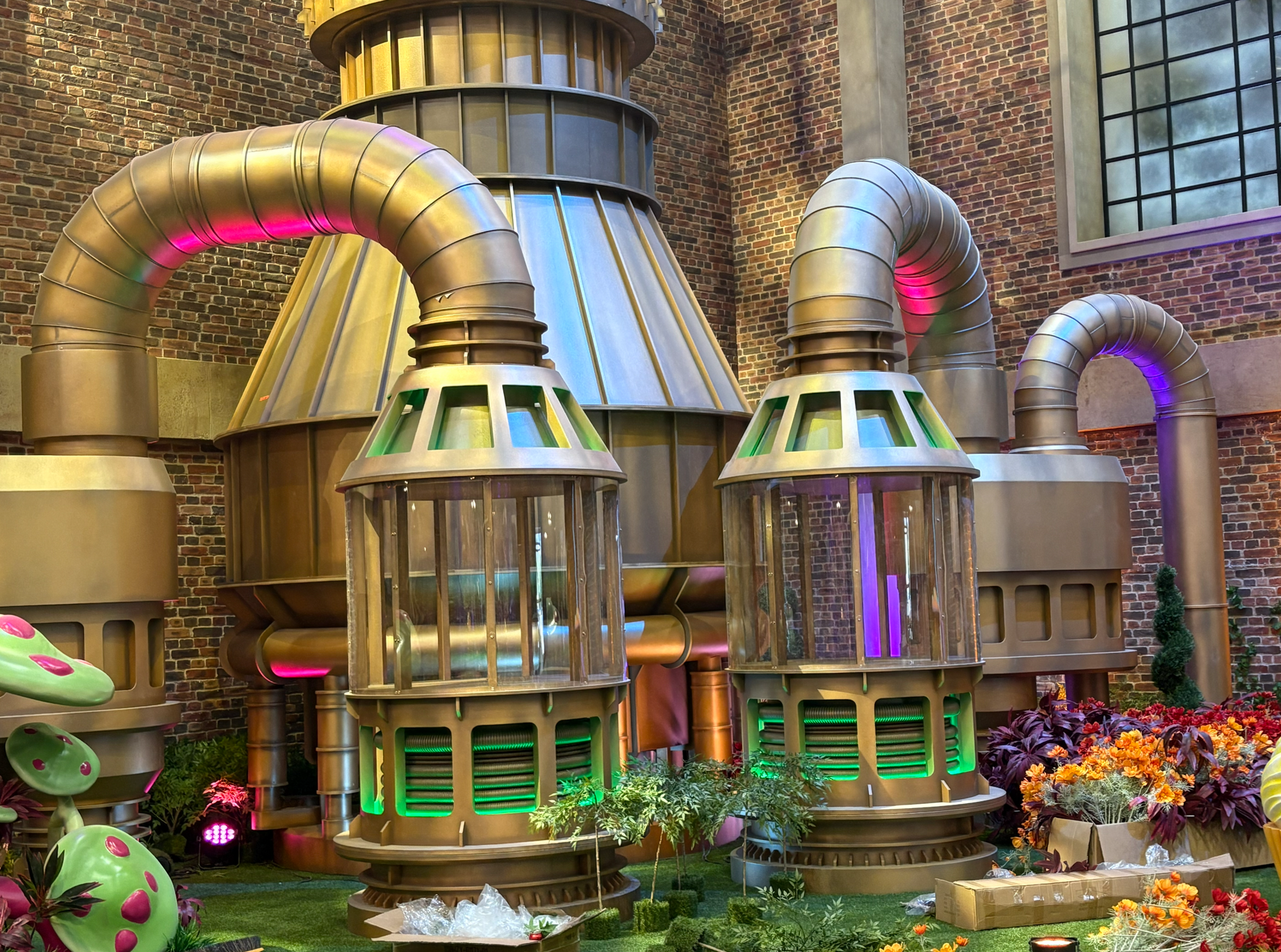 EUREKA PRODUCTIONS - WONKA'S THE GOLDEN TICKET