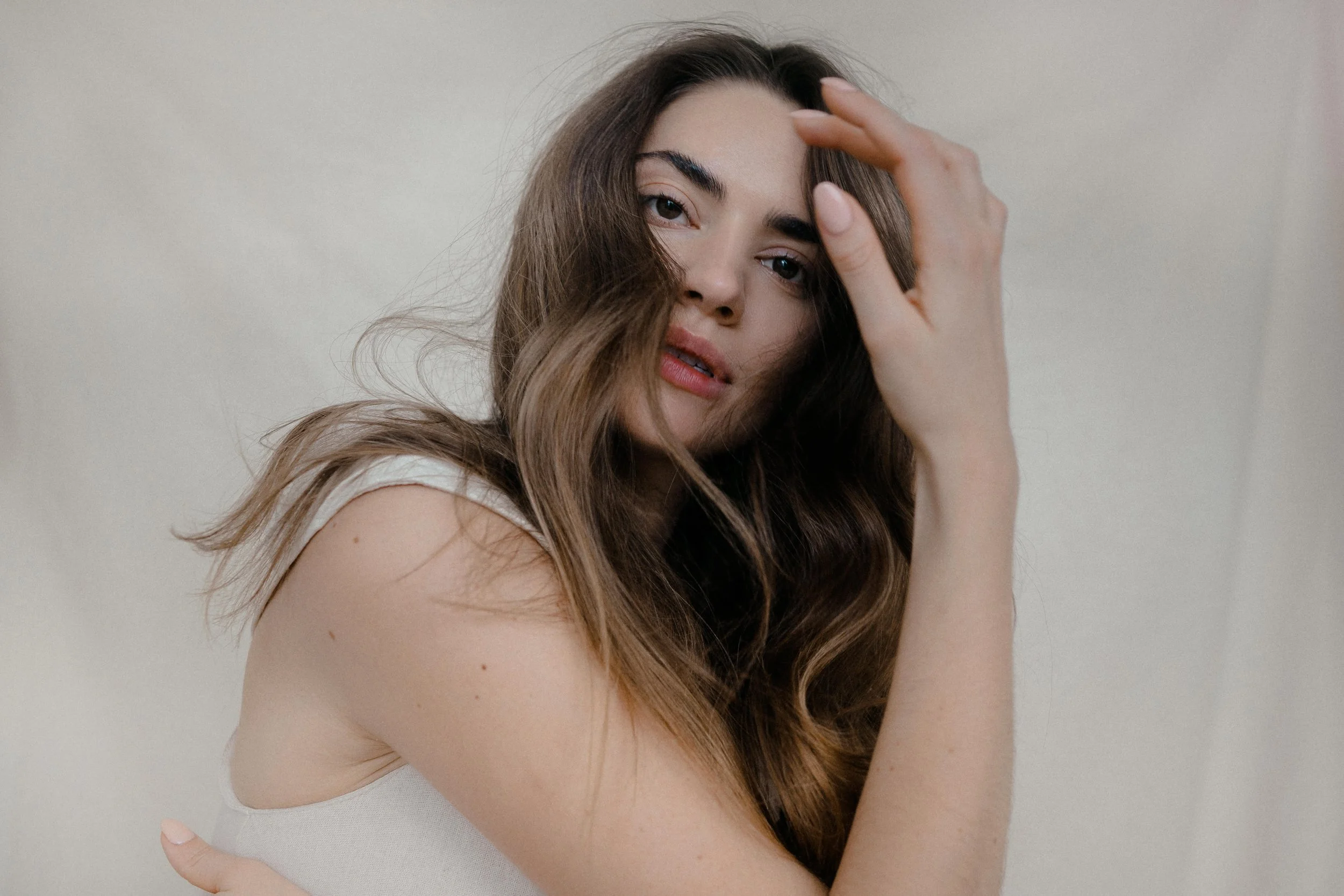 8 WAYS TO PREVENT OILY HAIR