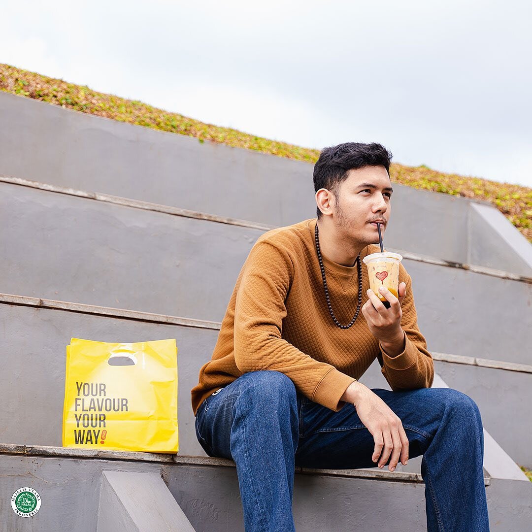 Yuk rehat sejenak di akhir pekan sambil menikmati segarnya minuman Kopi Kenangan dengan makanan lezat dari @chigo.id!

Tersedia dalam banyak pilihan varian dan rasa, dijamin makanan @chigo.id bisa buat kamu ketagihan, Beb! Langsung cek via Aplikasi K