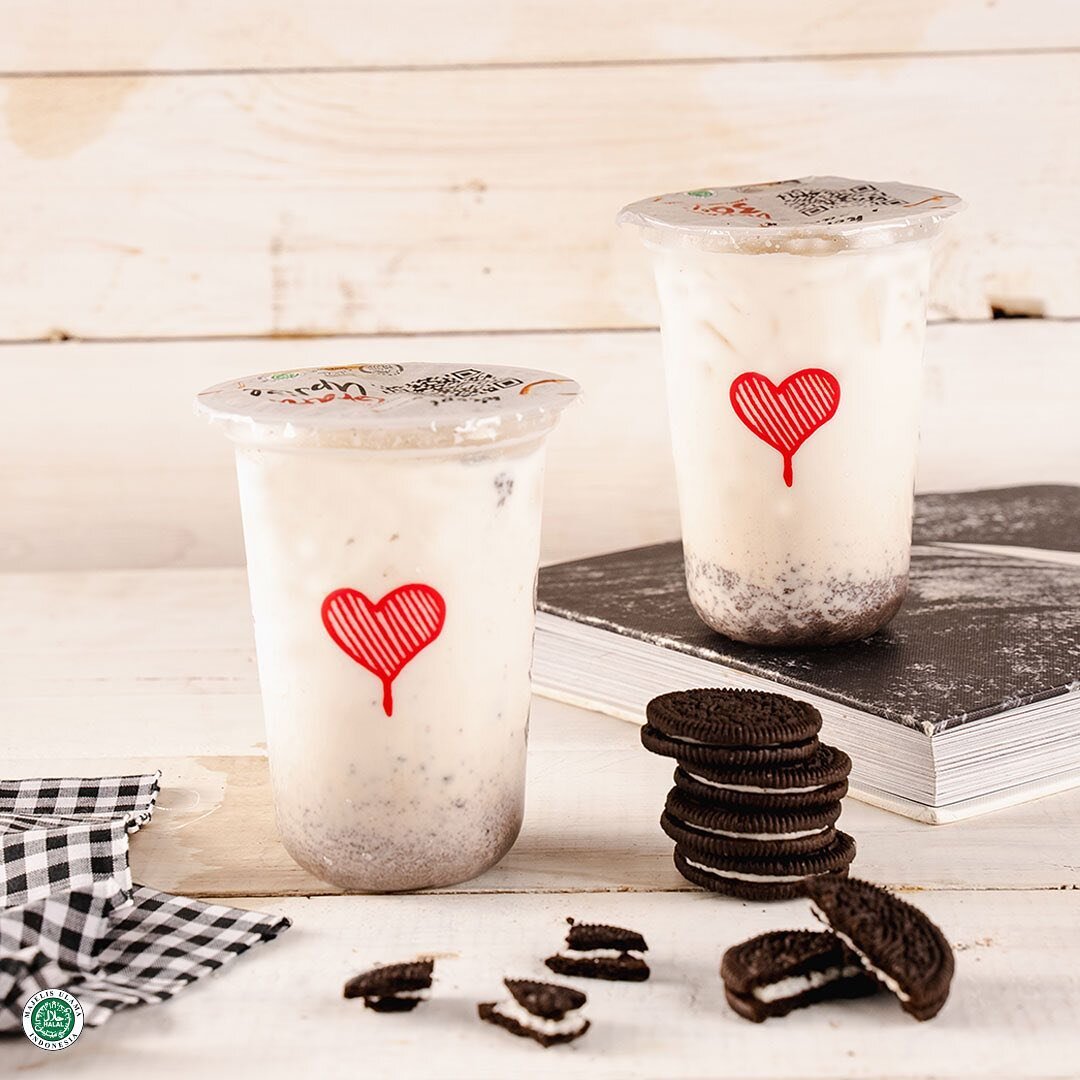 Siapa yang favoritnya Oreo Cookies &amp; Cream Shake? Terbuat dari campuran susu vanilla dengan remah oreo di dalamnnya, minuman ini bisa bikin mulut kamu ngga berenti ngunyah lho Beb 😋

Yuk pesan minuman ini sekarang melalui Aplikasi Kopi Kenangan 