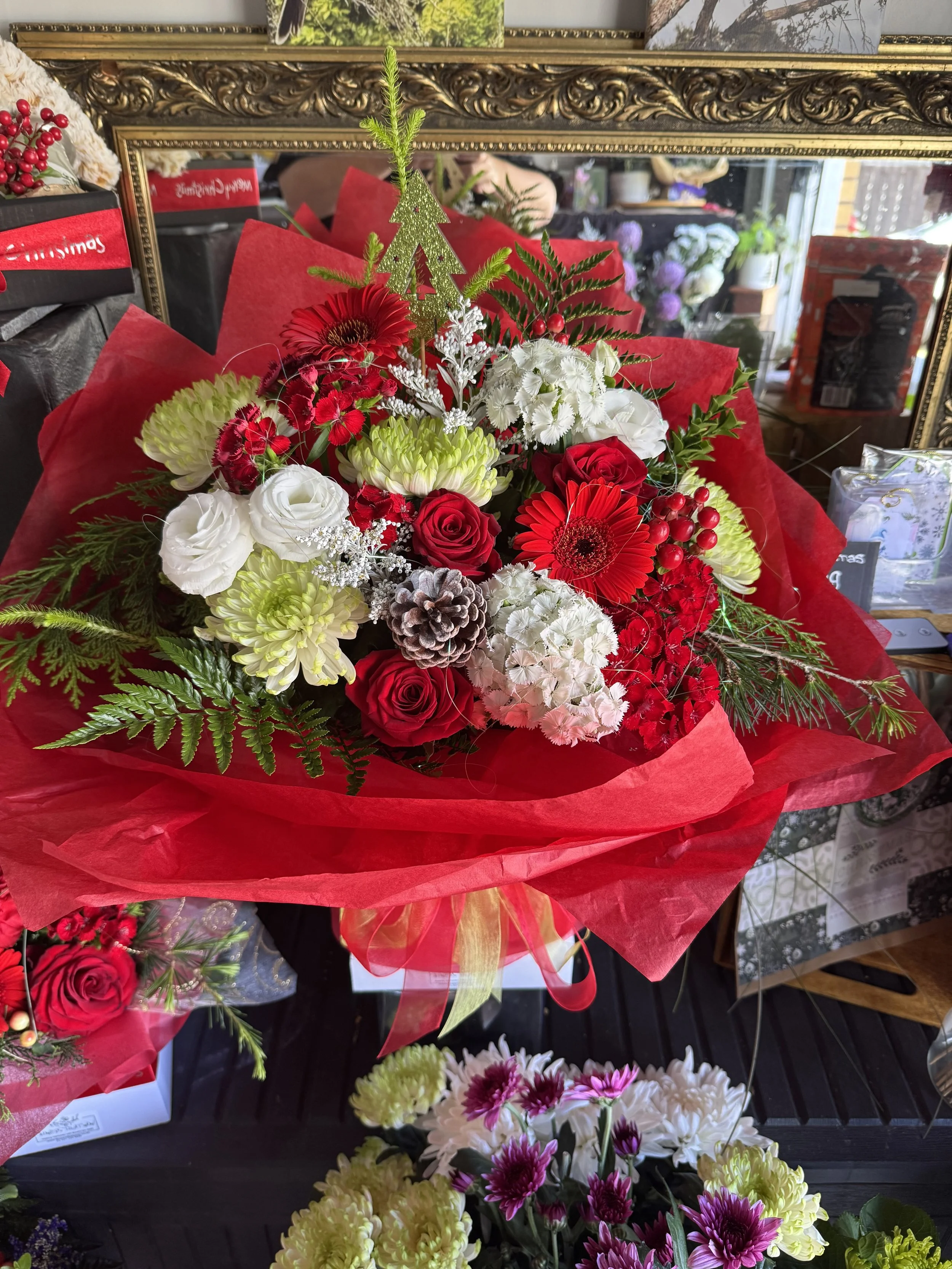 Christmas Special bouquet in a water vox