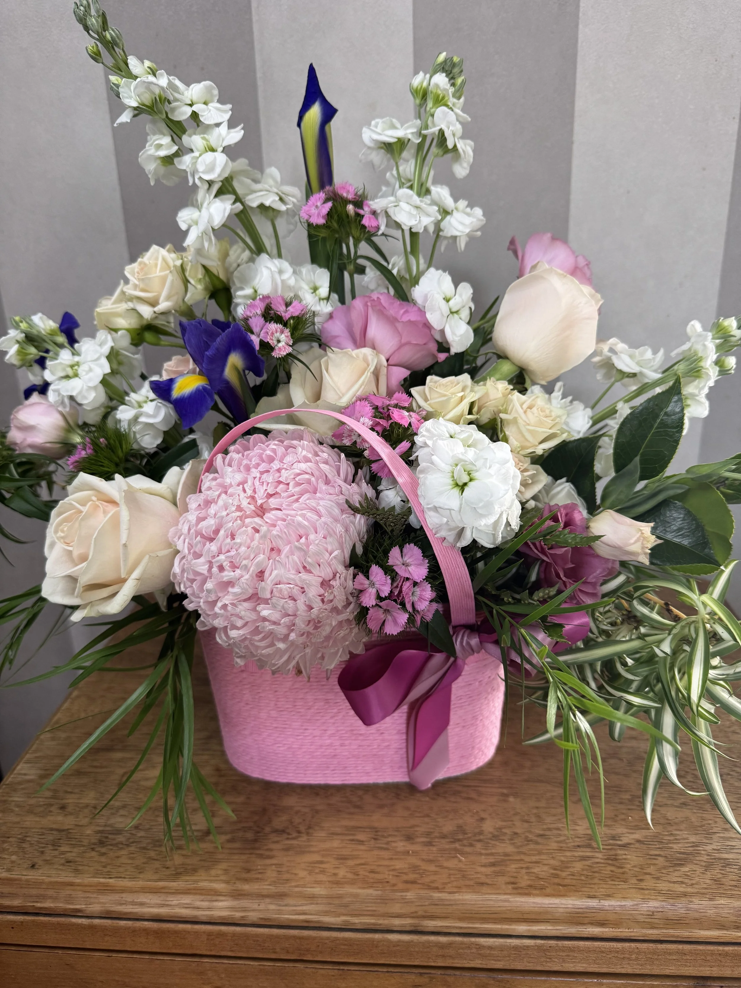 IMG_Mother’s Day flower bag with seasonal florist choice flowers in pink and pastel tones by Flowers That Wow Auckland.jpeg
