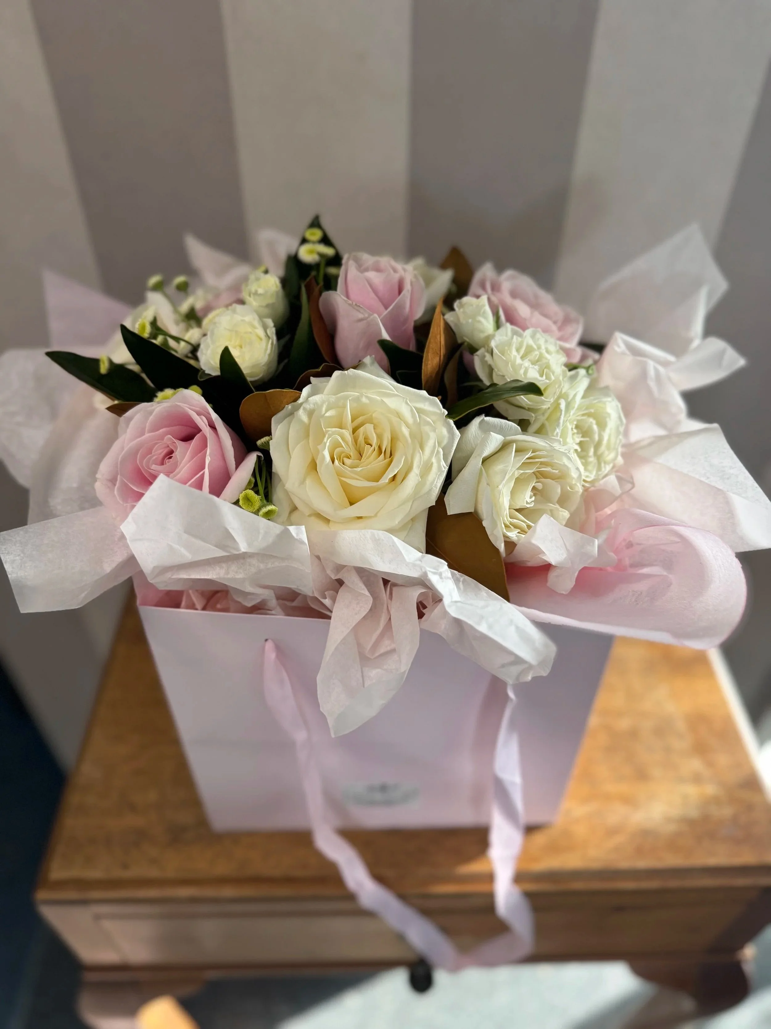 pinkandwhiteroses-dailydelivery-auckland florist.jpg