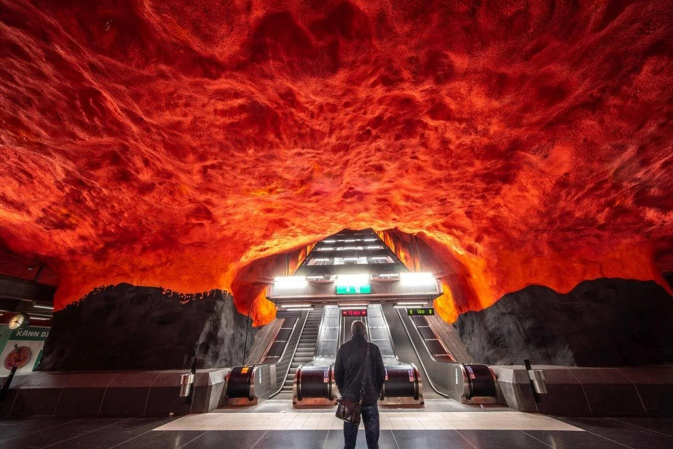 How To Follow Social Etiquette On Transport In Stockholm