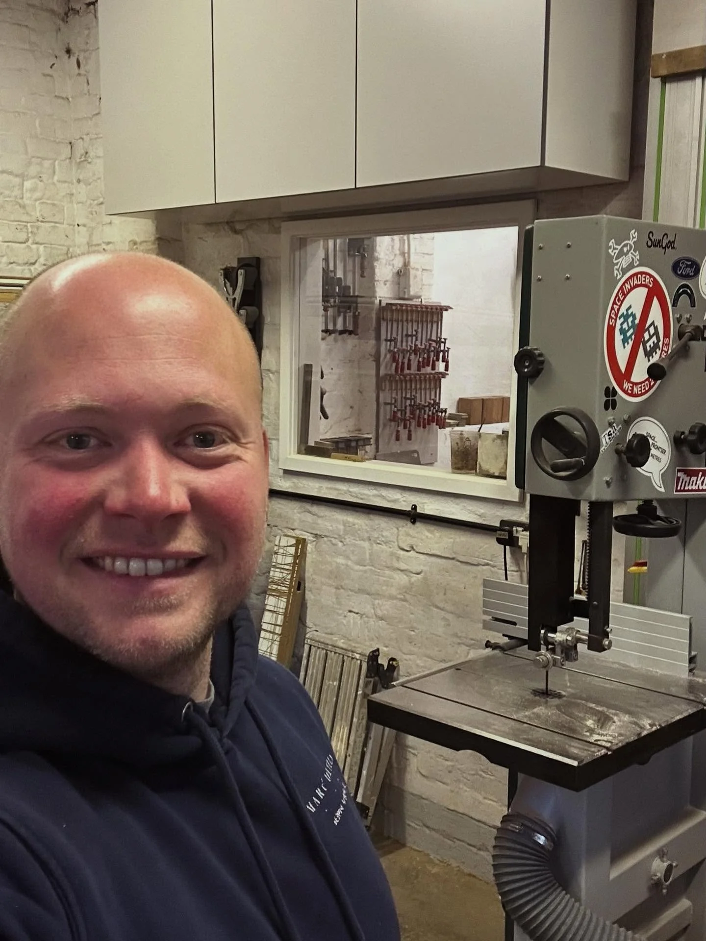 Absolutely buzzing to complete my first full swim session after the best part of a month out of the water. Quick snack from @huel then back to work. 💪#teamhuel #smallbusinessowner #cabinetmaker