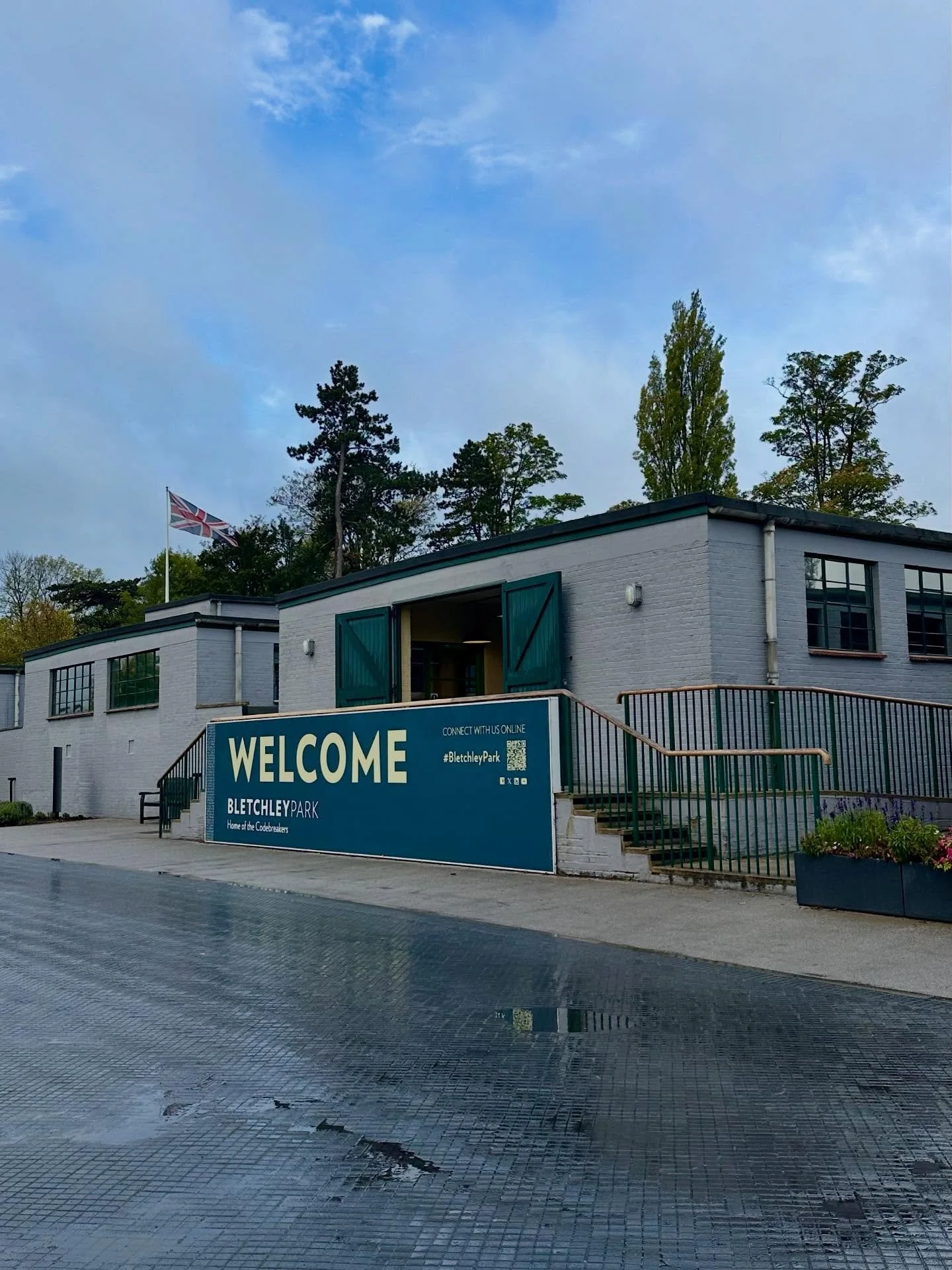 Always proud to have Bletchley Park as one of our clients. And how good does it look today with the flag flying high. 🇬🇧💪#cabinetmaker #smallbuisness #miltonkeynesbusiness