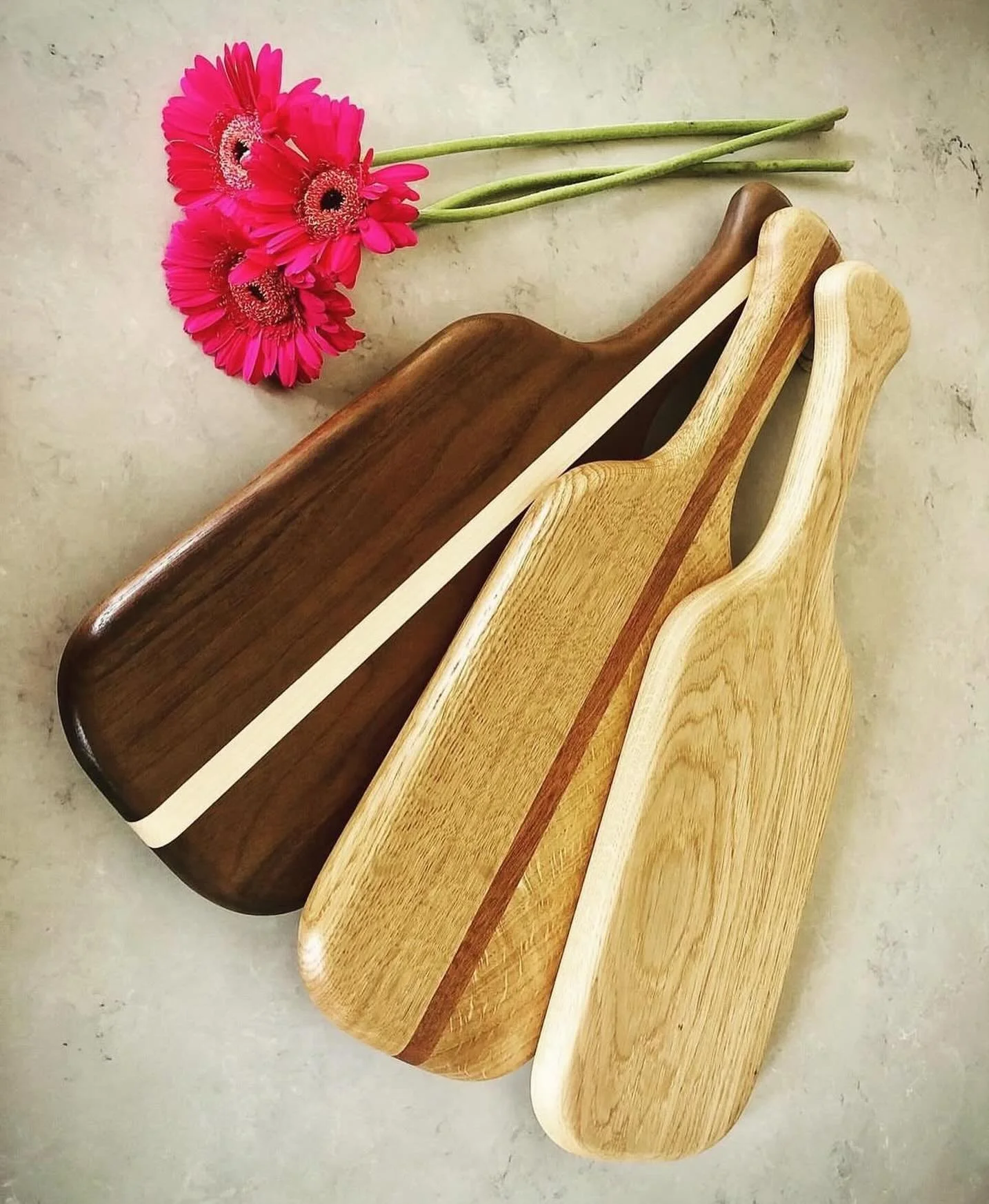 The perfect Christmas gift. If you are looking for a handmade gift for the foodie in the family why not order one of our serving boards. Plenty in stock and always on a 48hr dispatch. #christmasgiftideas #handmadegift #kitchendecor