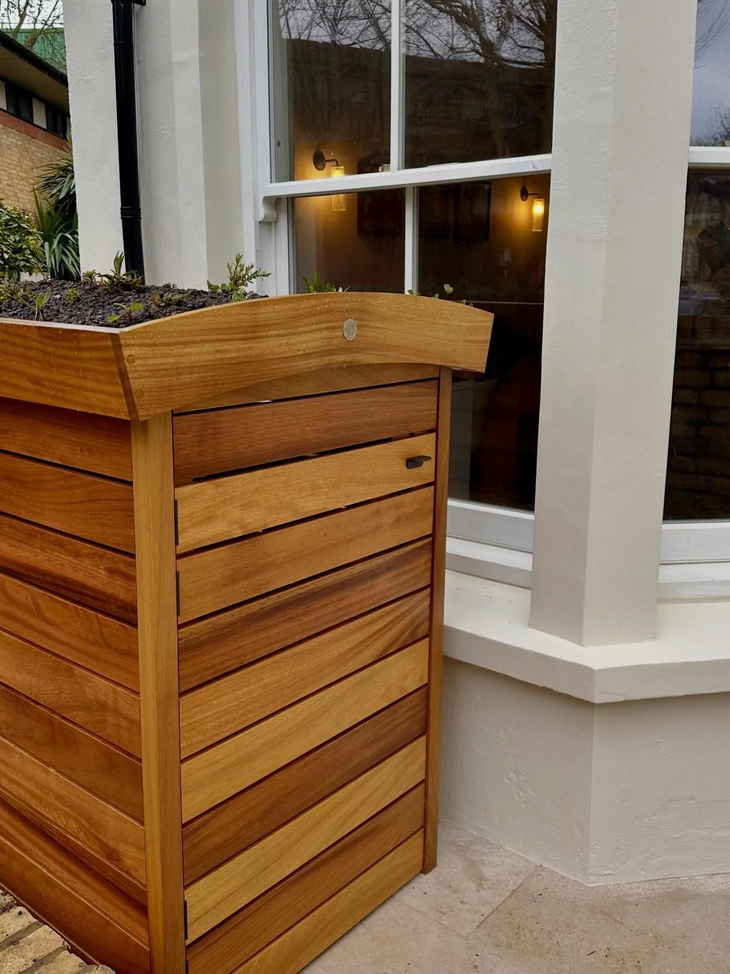 I designed our bin store in Milton Keynes, have won awards in Milton Keynes, and we make them in Milton Keynes.  Today we got to install our first one in the capital. #lovelondon❤️ #miltonkeynesbusiness #shoplocal @naturalbin