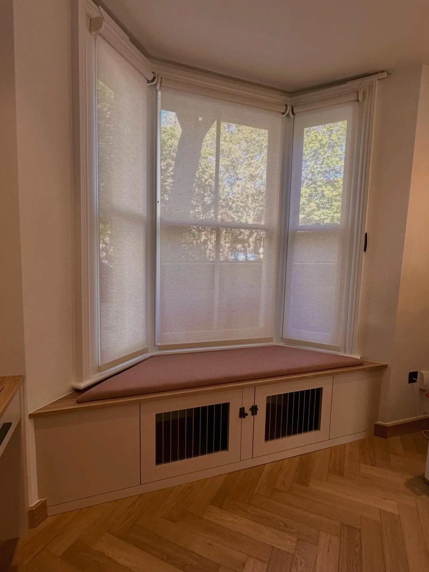 As we gear up to start a new chapter it was great to compete our window seat project. And it does have internal dog crates. #highgate #londondogs #baywindow