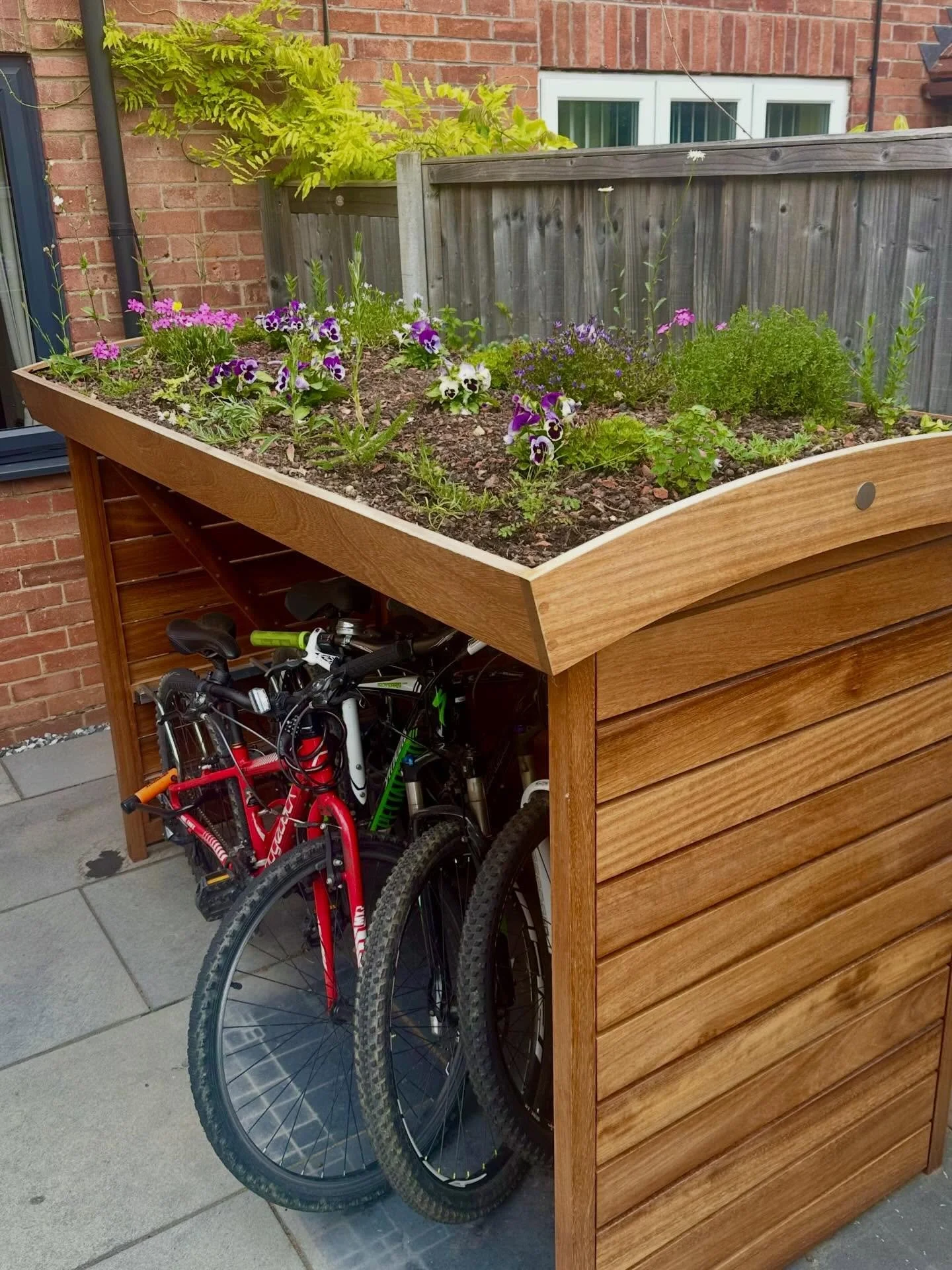 This bike store we made for @naturalbin is looking amazing. Drop a message if you are interested in one for yourself. #bikestore #bikelife #lovebikes