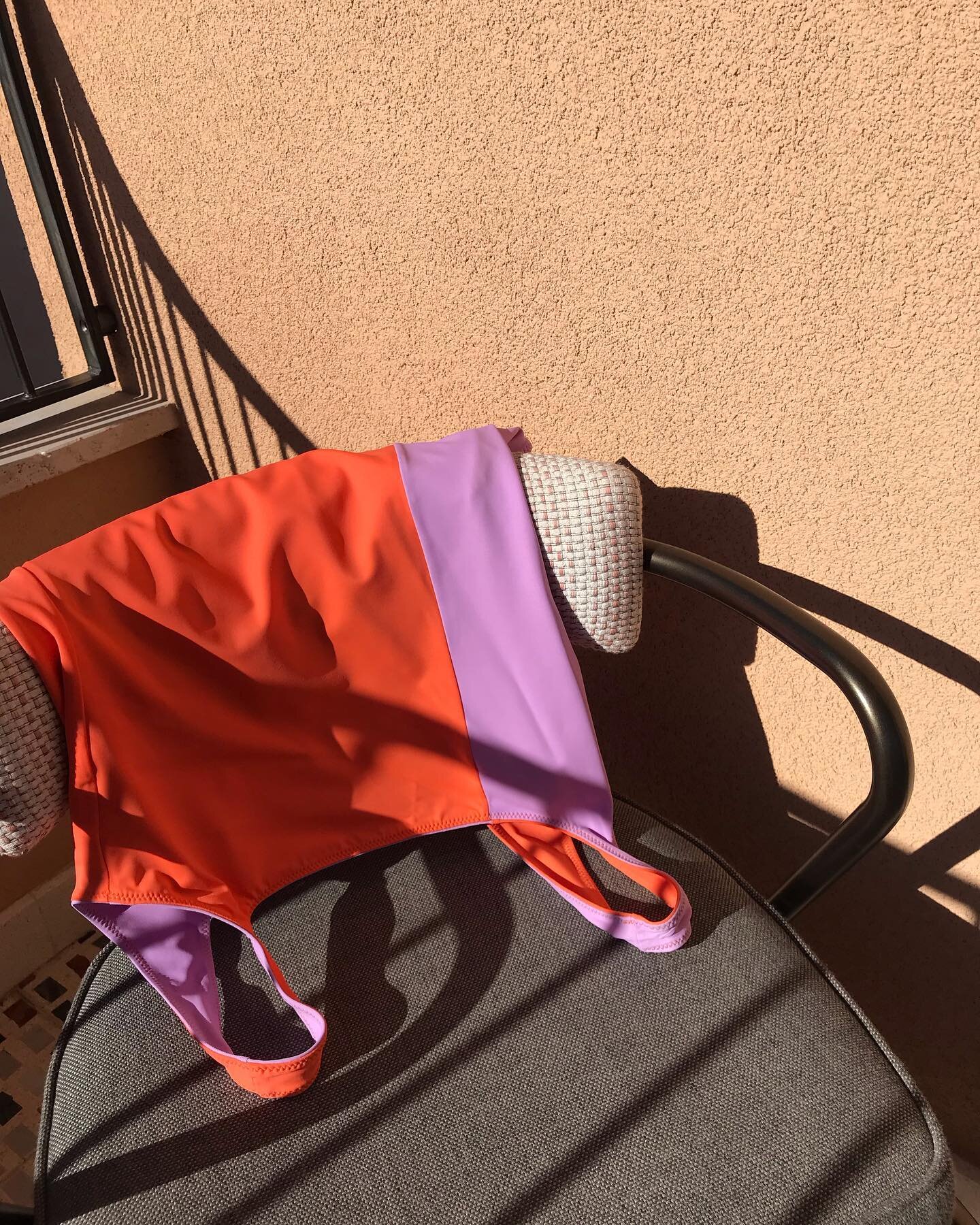 〰️ S U N L O U N G I N G ✨ 〰️
.
.
.
#swimsuit #swimwear #fashion #sustainablefashion #sustainability #ethicalfashion #recycled #recycledmaterials #reversible #swim #slowfashion