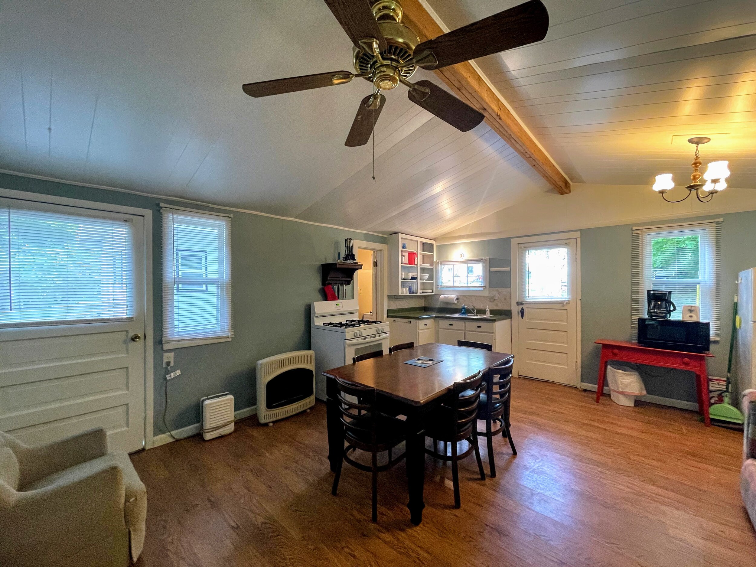 Cottage 1 “Lakeview” — Brookside Cottages & Resorts