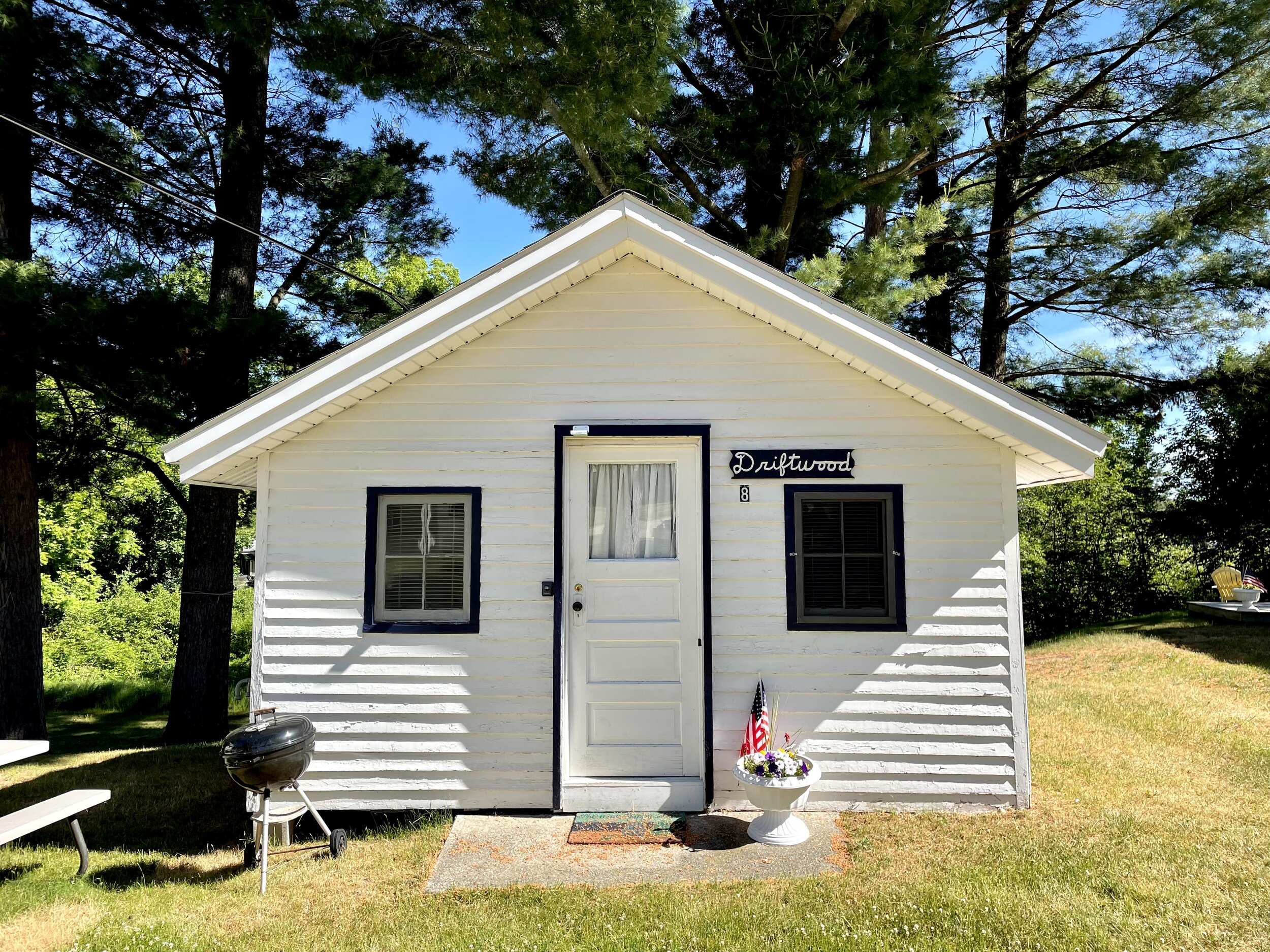 Cottage 8 “Driftwood” — Brookside Cottages & Resorts