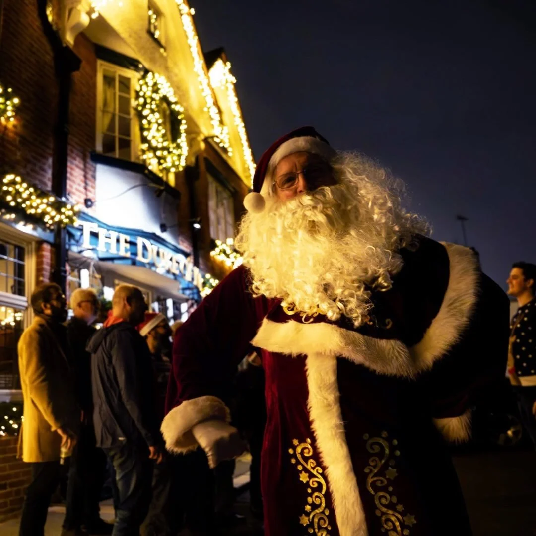 Look at this line up for Light up the Pub this coming Sunday!! 
🎅🏼 Father Christmas &amp; Grotto
🏃🏽&zwj;♀️ Giant Inflatable Assault Course
🏑 Air Hockey Table
🦆 Hook A Duck
💡 Strike a Light
🧸 Jungle Soft Play
🐵 Jungle Bouncy Castle
🍻 Jubel B