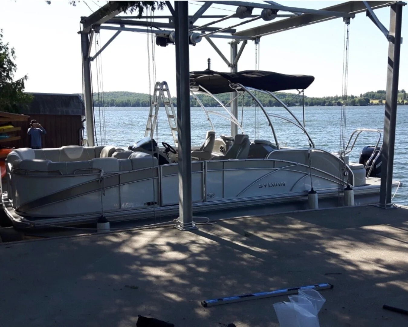Interco+docks+-+overhead+lift+.jpg