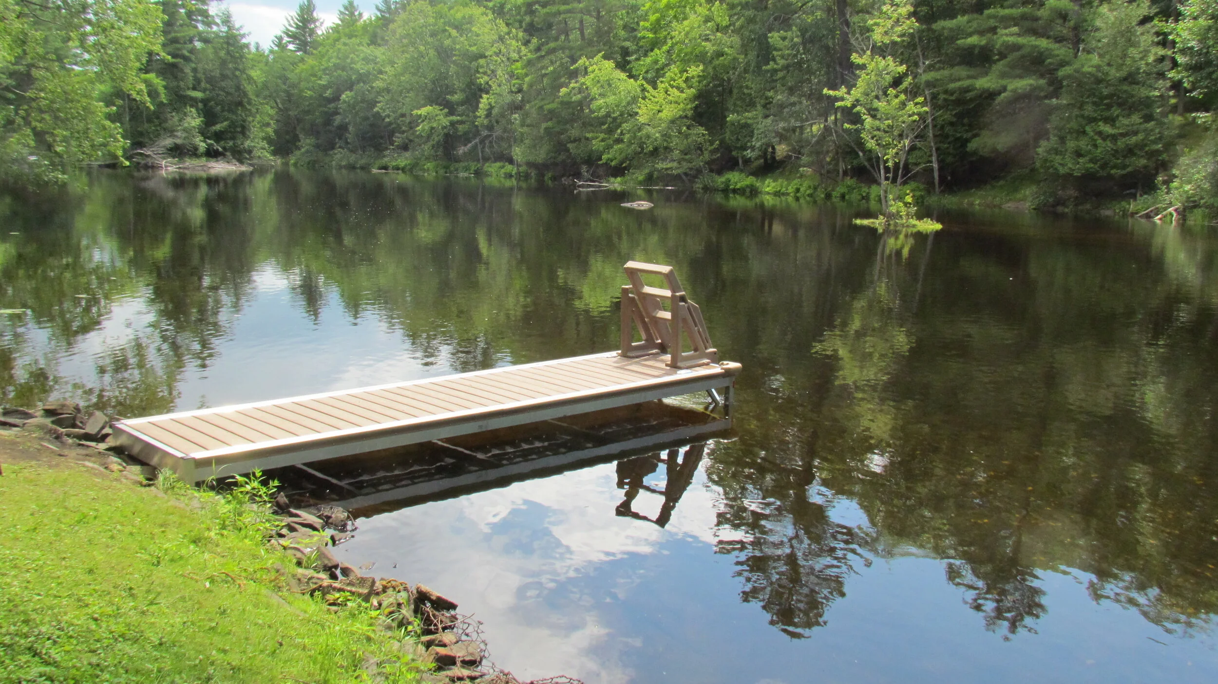 Interco dock - cedar decking 2.JPG