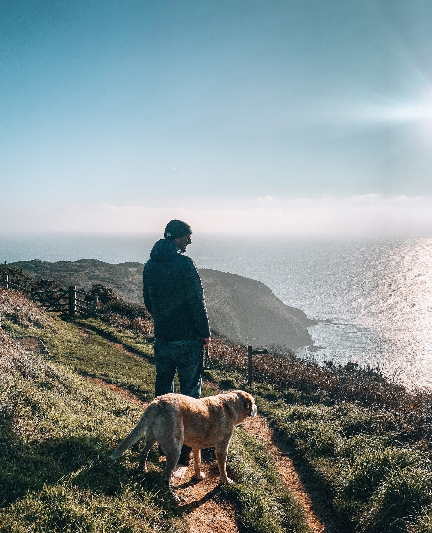 Daily walks along the coastal paths near the distillery soon provided the inspiration to create a gin that not only was made in Cornwall, but utilised some of the incredible native plants and herbs on our doorstep. ⁠
⁠
Unfortunately we can't cover th