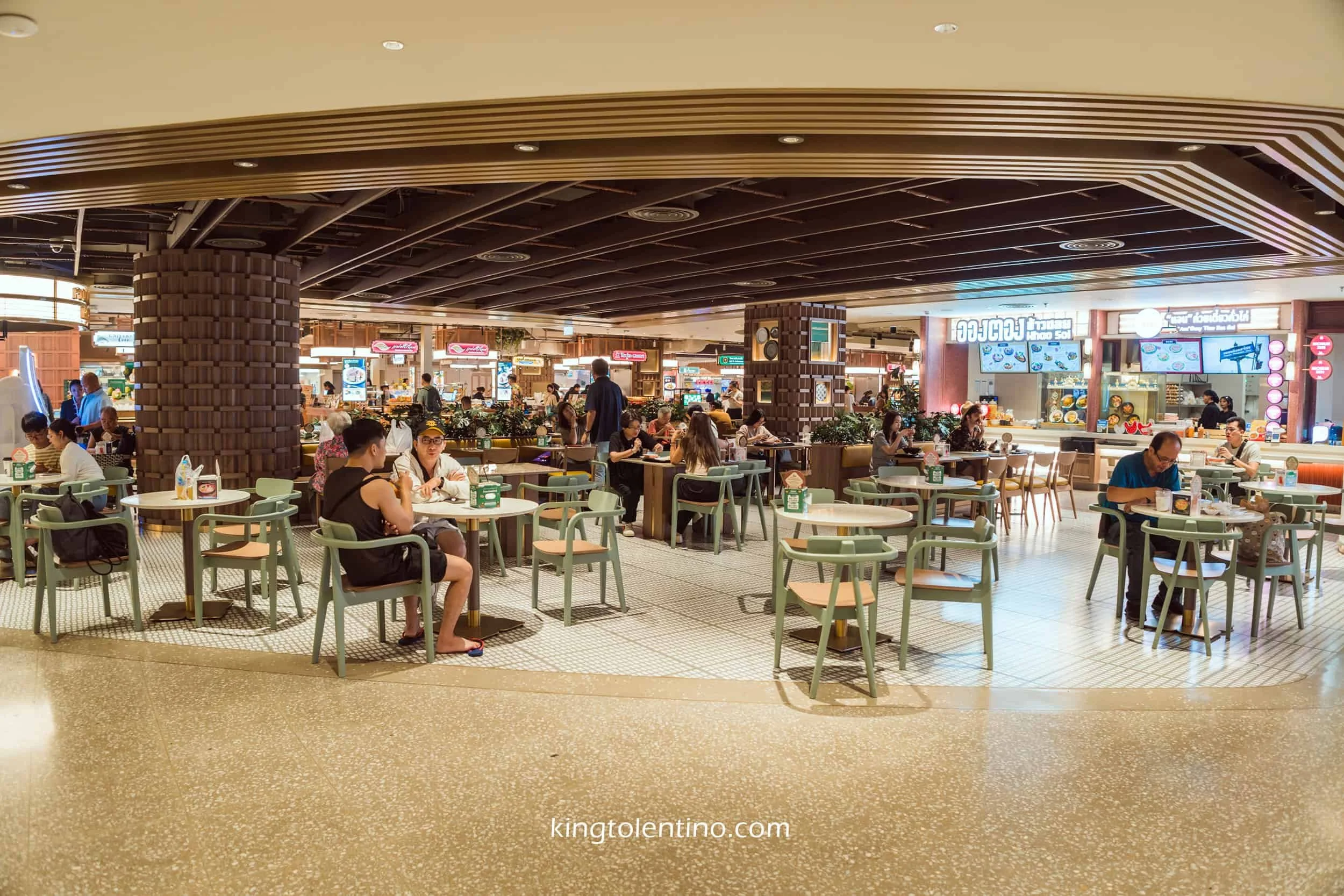 Parkside Market of Dusit Central Park