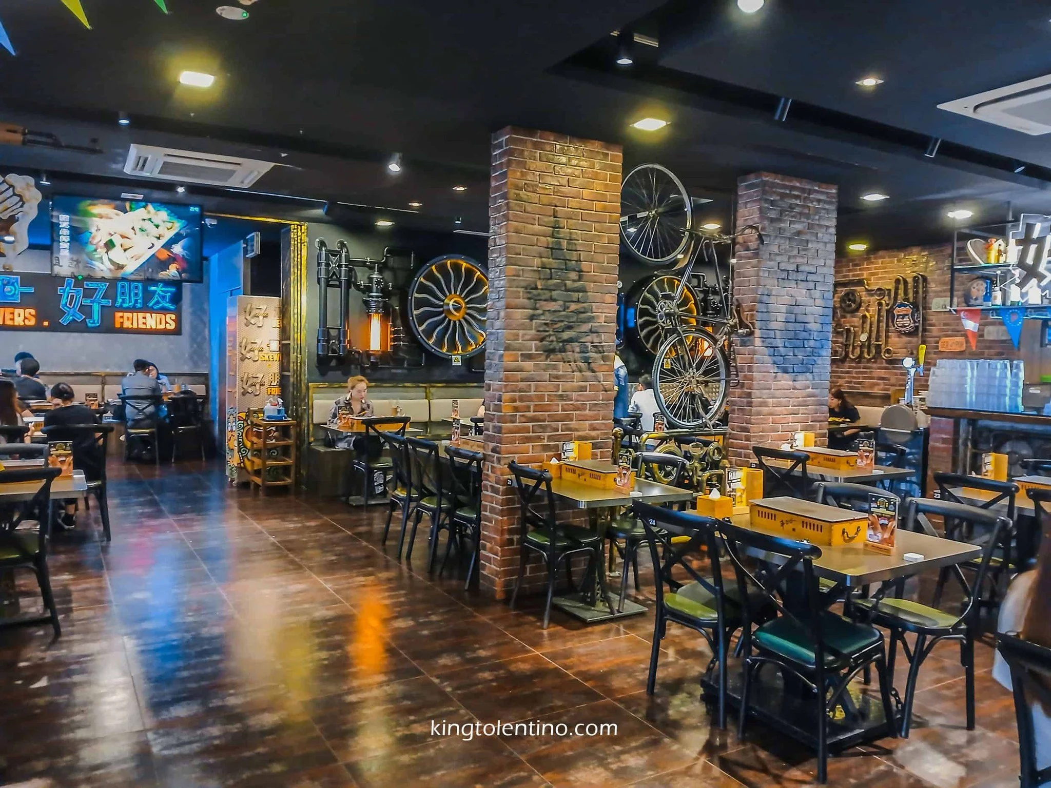 Exploring Singapore 🇸🇬

Read More ➡ https://www.kingtolentino.com/blog/singapore

#kingtolentinoexplores #kingtolentinotravels #FoodieAdventures #Singapore