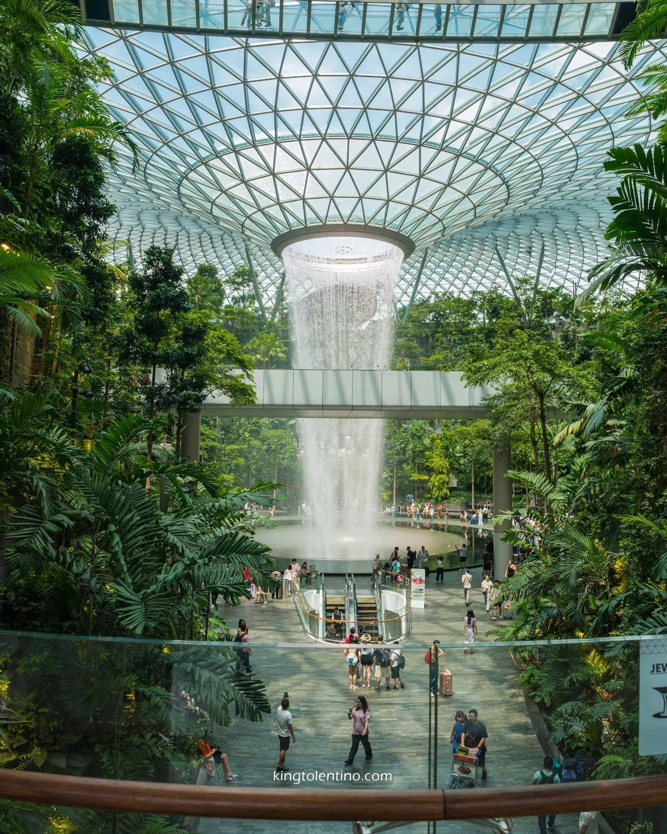 Exploring Singapore 🇸🇬

Read More ➡ https://www.kingtolentino.com/blog/singapore

#kingtolentinoexplores #kingtolentinotravels #Singapore