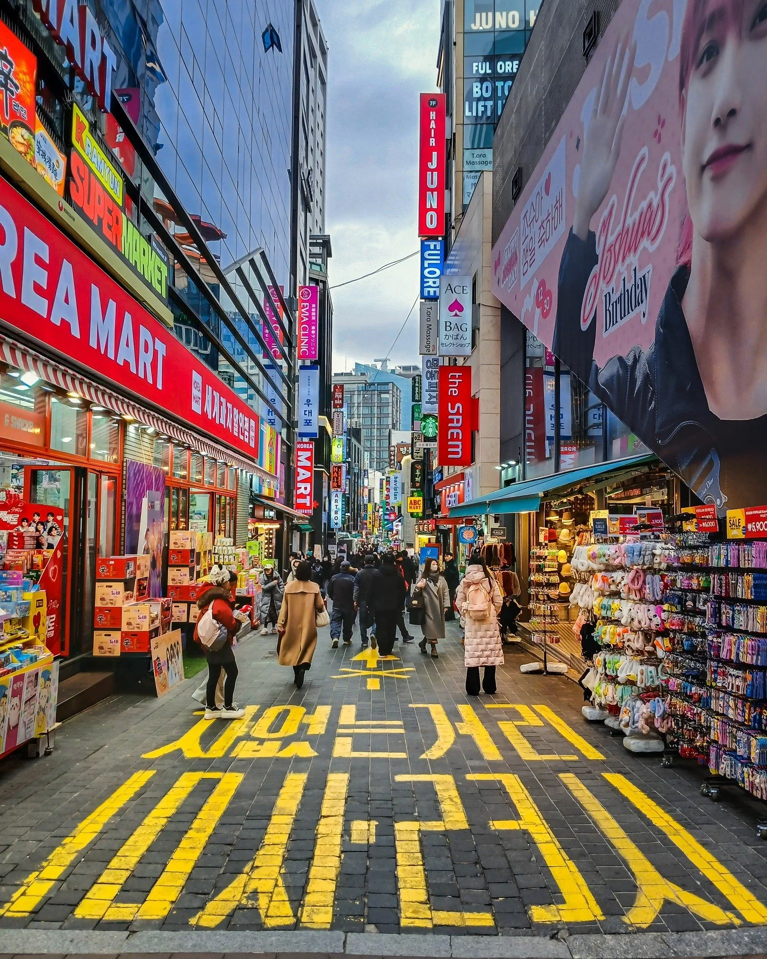 Myeongdong 🇰🇷
Blog + vlogs coming very soon, promise!

👉 Follow King Tolentino for travel stories, tips, and real experiences ✈️

#KingTolentinoTravels #TravelWithKingTolentino #KingTolentinoExplores #Seoul #SouthKorea