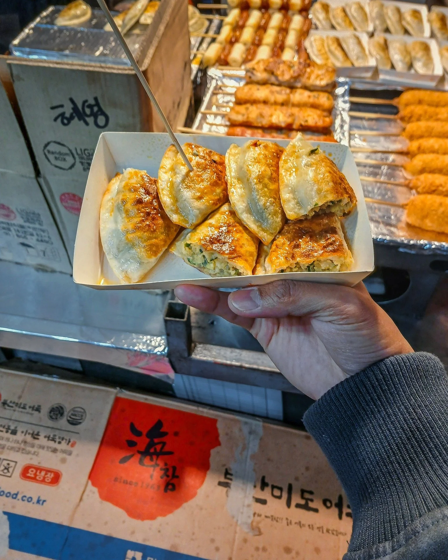 Food scene in Myeongdong 🇰🇷

If you love travel stories, food trips, and honest reviews,
👉 https://www.kingtolentino.com

#KingTolentinoTravels #TravelWithKingTolentino #KingTolentinoExplores #Seoul #SouthKorea