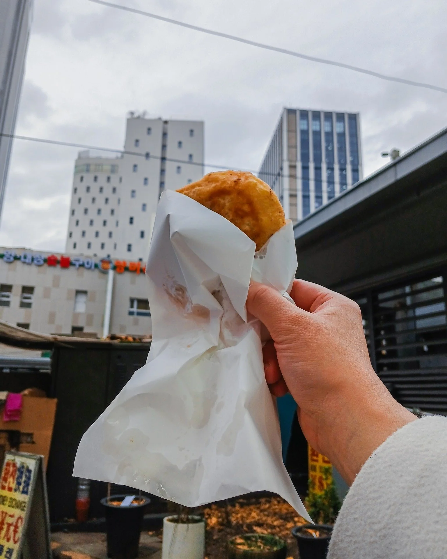 Namdaemun Vegetable Hotteok

If you love travel stories, food trips, and honest reviews,
👉 https://www.kingtolentino.com

#KingTolentinoTravels #TravelWithKingTolentino #KingTolentinoExplores #Seoul #SouthKorea