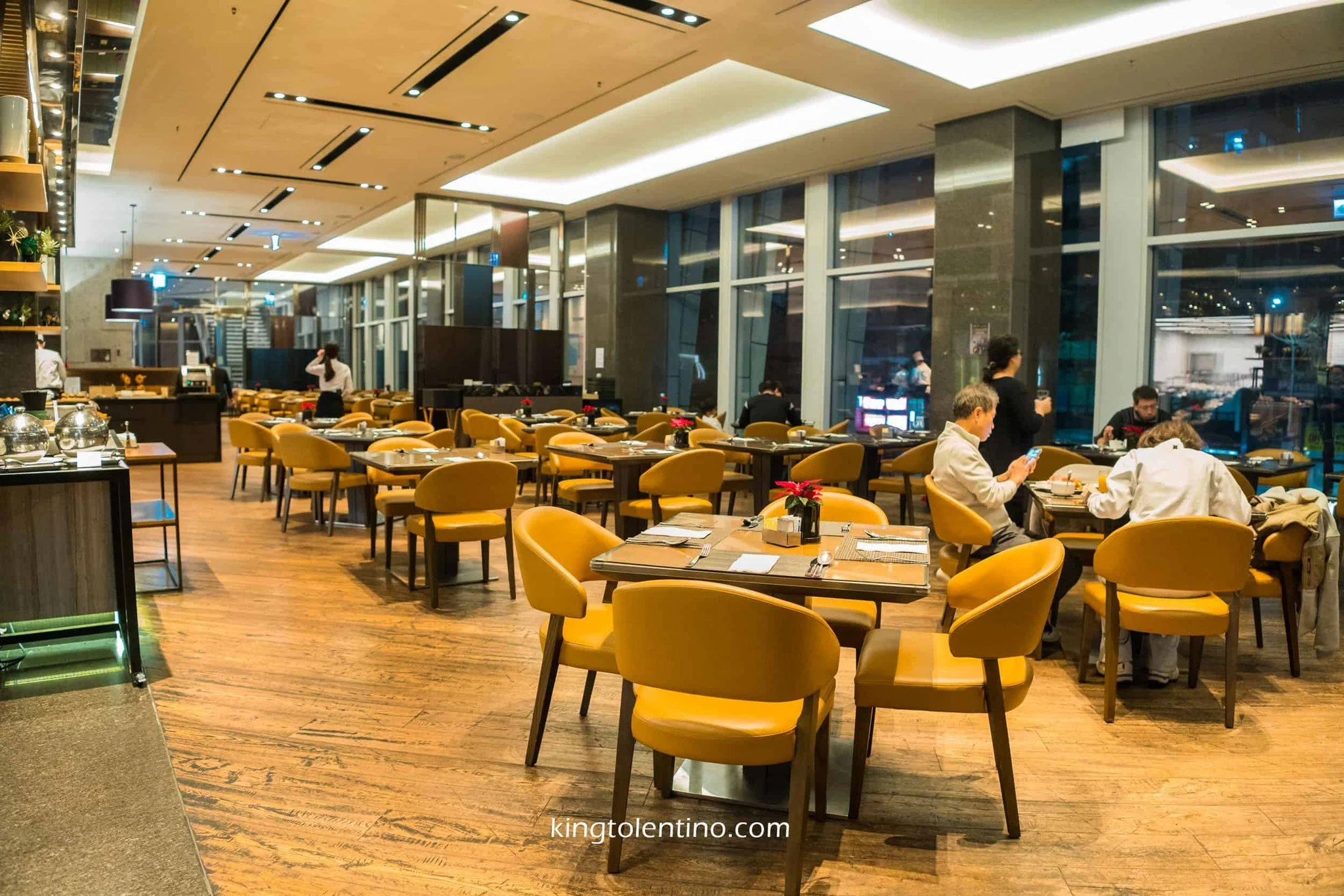 Buffet Breakfast Experience at Courtyard by Marriott
#TravelWithKingTolentino #KingTolentinoExplores #KingTolentinoTravels #Seoul #SouthKorea